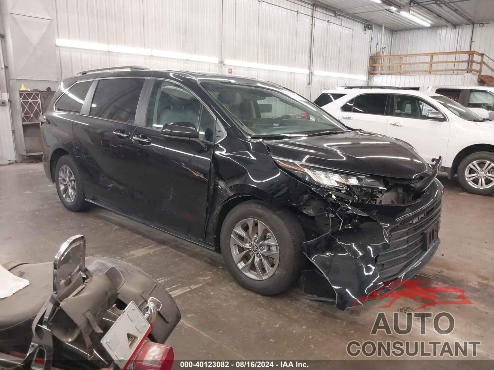 TOYOTA SIENNA 2023 - 5TDJSKFC8PS093062