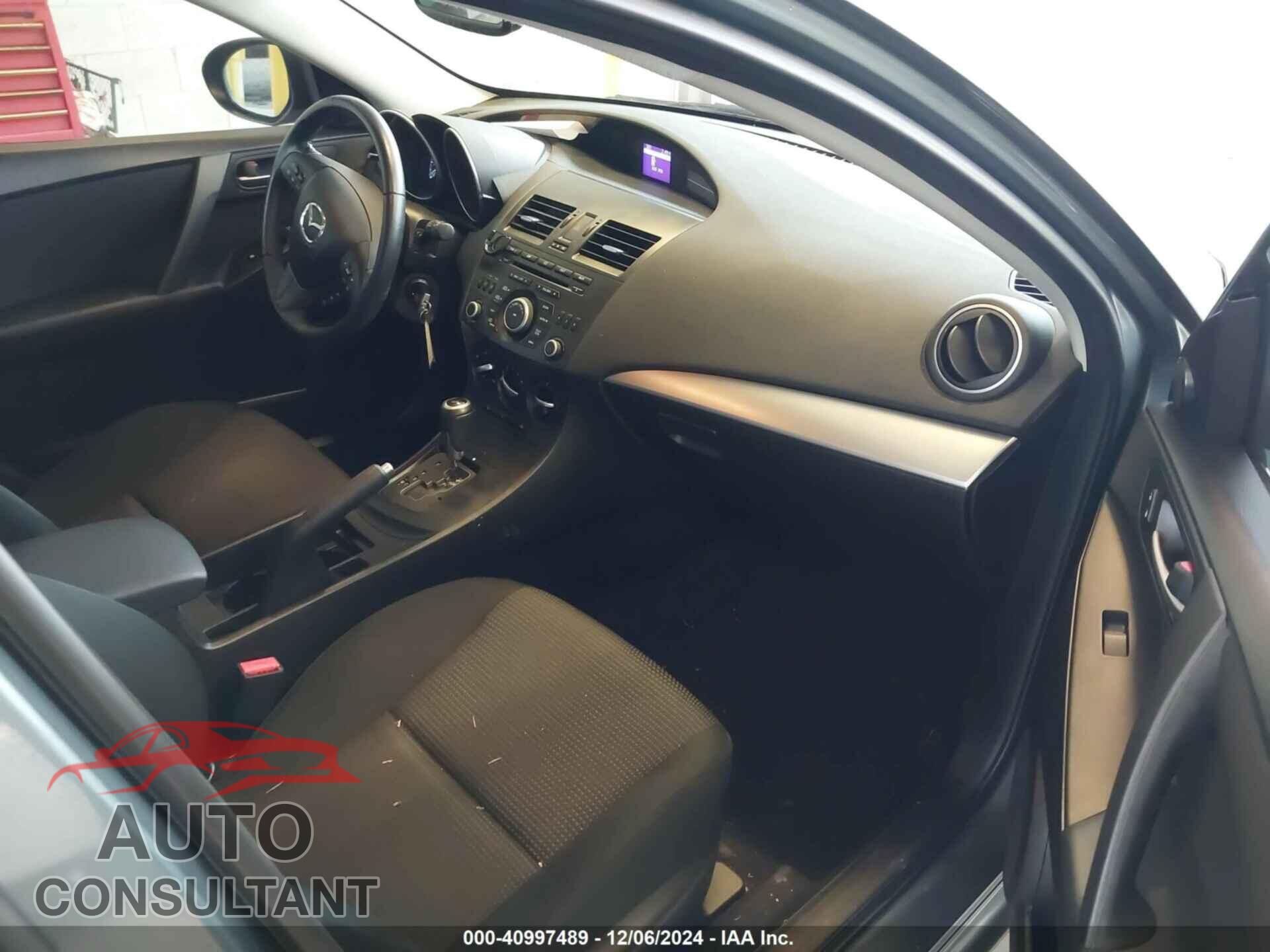 MAZDA MAZDA3 2012 - JM1BL1L77C1636556