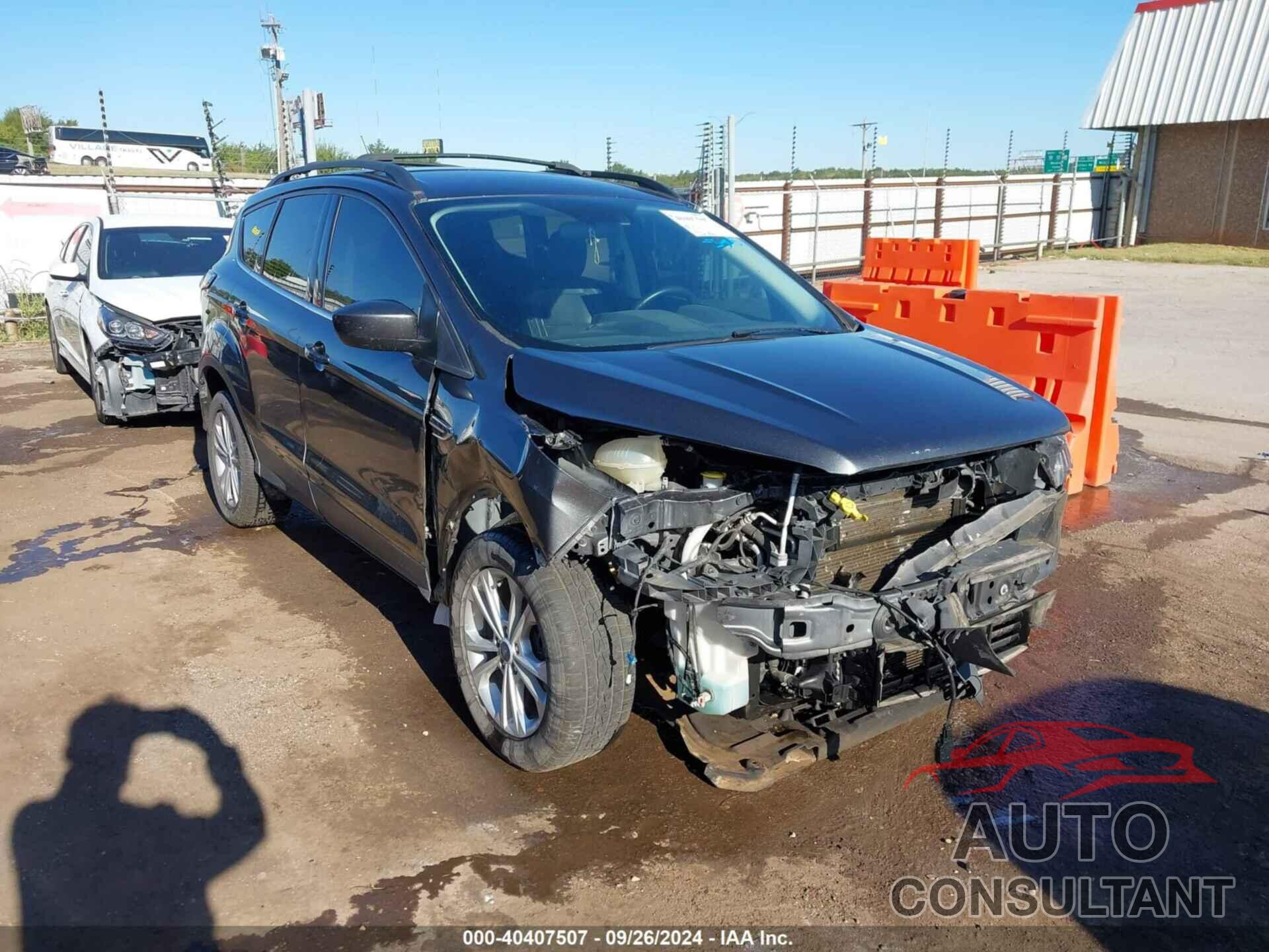 FORD ESCAPE 2018 - 1FMCU9HD0JUD23368