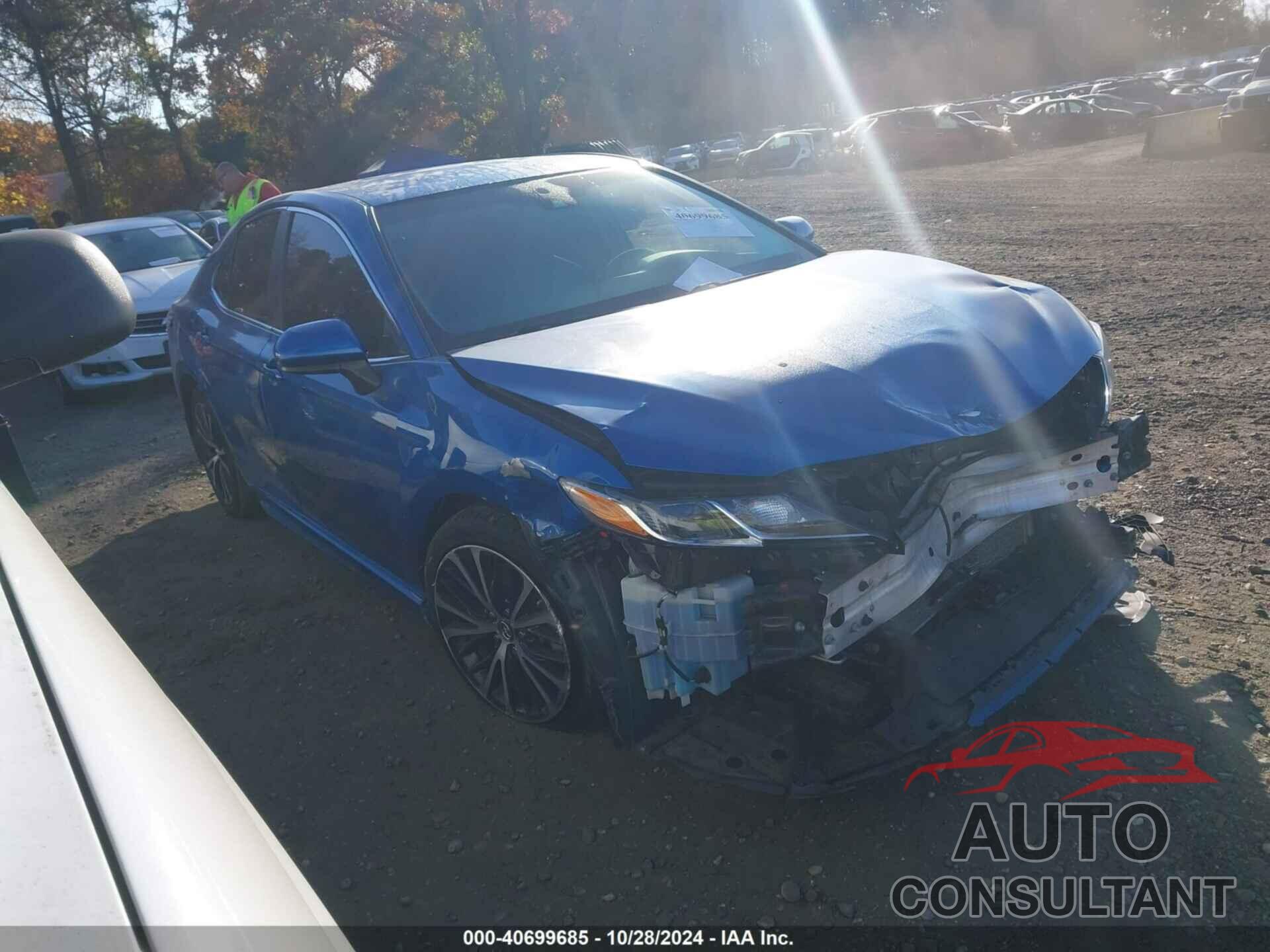 TOYOTA CAMRY 2018 - 4T1B11HK0JU154943