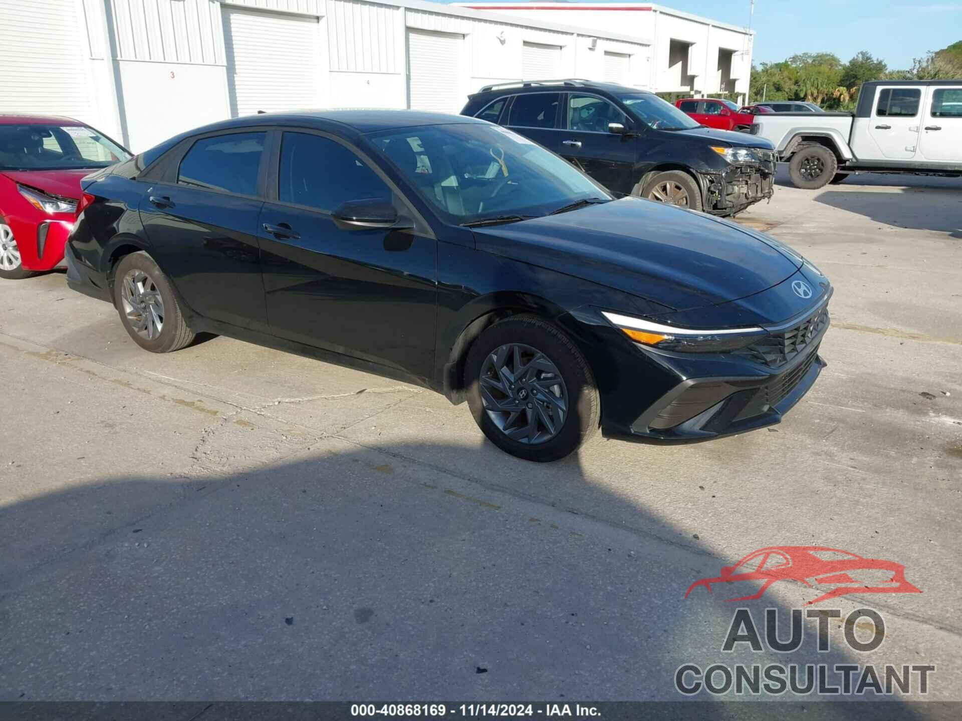 HYUNDAI ELANTRA 2024 - KMHLM4DG1RU770757