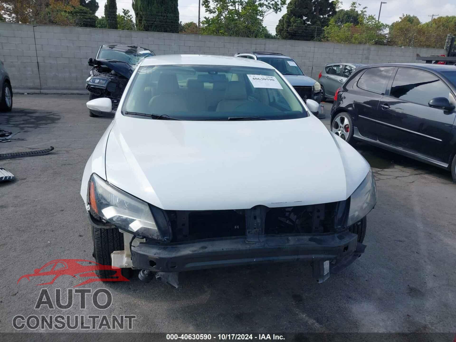 VOLKSWAGEN PASSAT 2012 - 1VWBP7A38CC023712