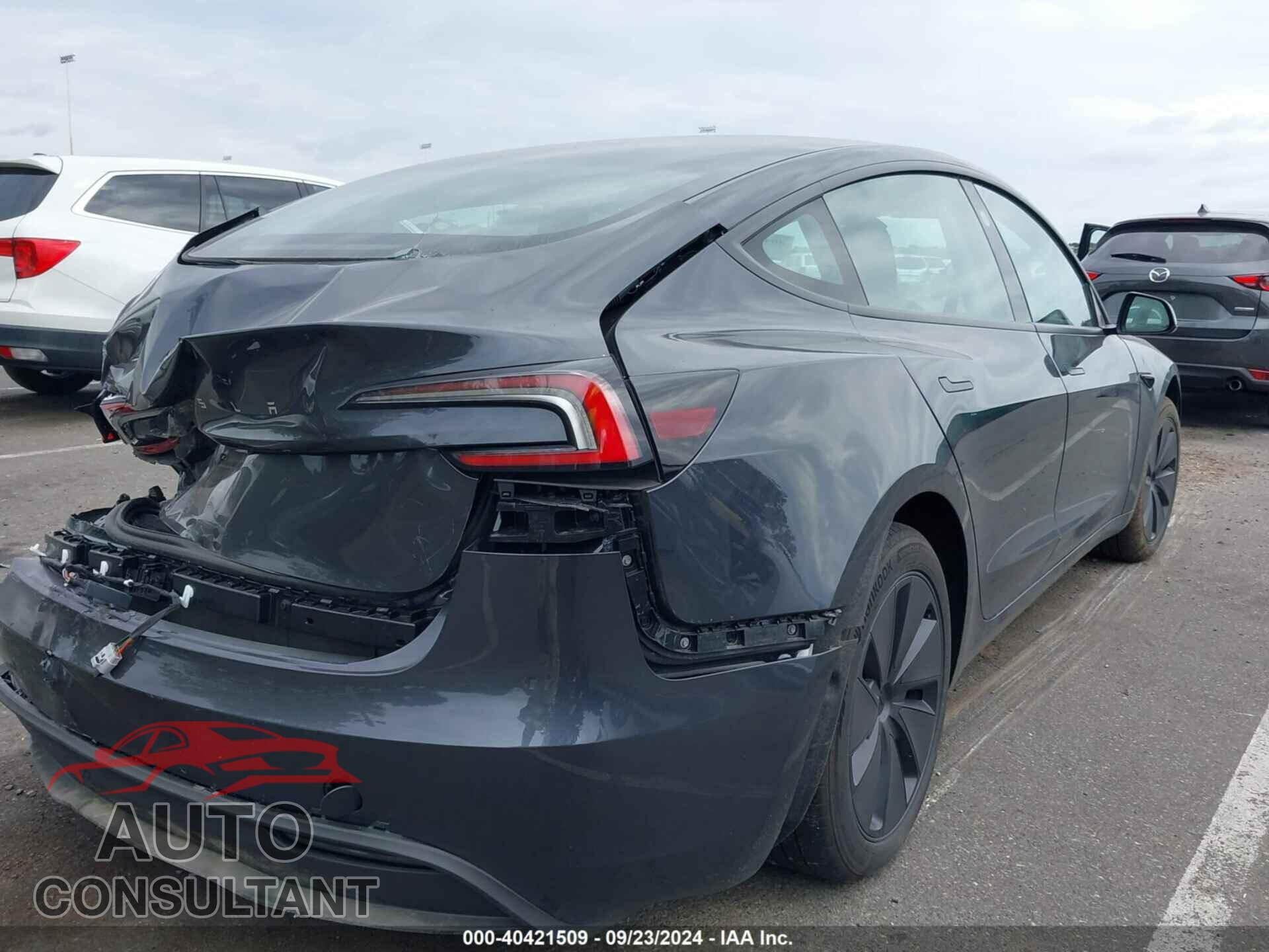 TESLA MODEL 3 2024 - 5YJ3E1EA2RF729881