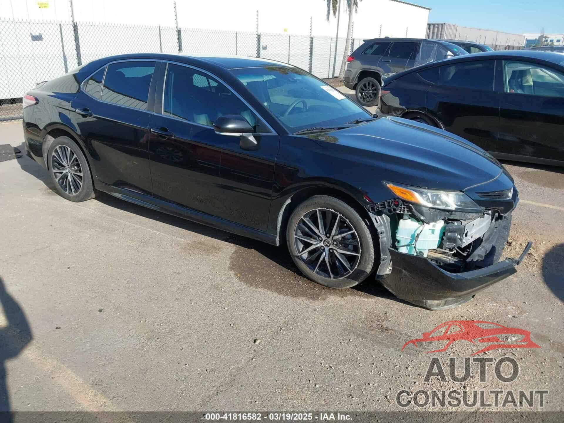 TOYOTA CAMRY 2018 - 4T1B11HK0JU667187