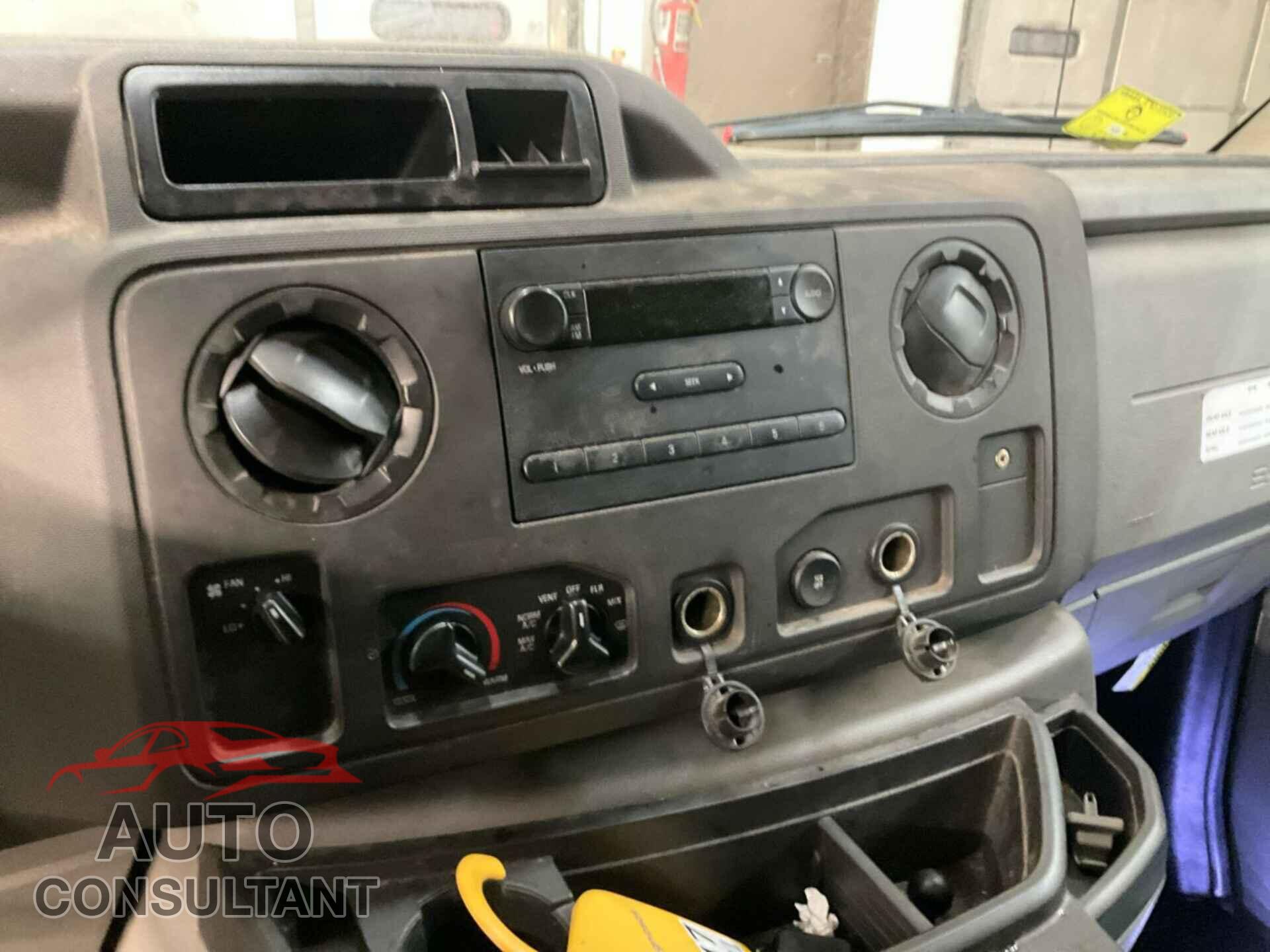 FORD ECONOLINE 2017 - 1FDXE4FS4HDC69117