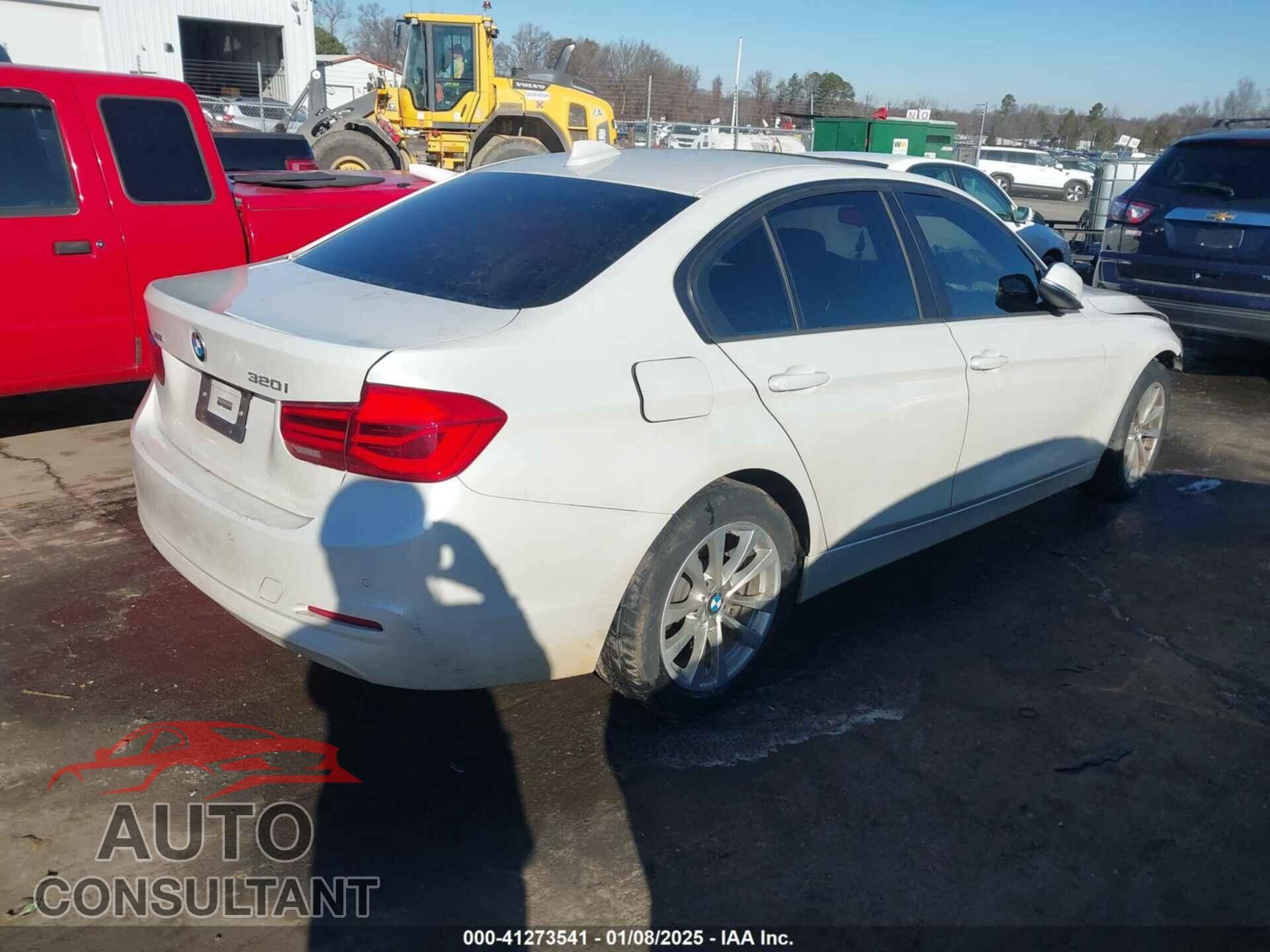 BMW 320I 2016 - WBA8E5G52GNU19304
