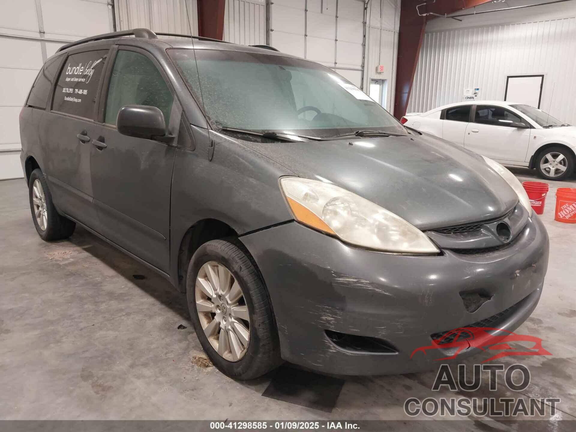 TOYOTA SIENNA 2010 - 5TDJK4CC7AS031000