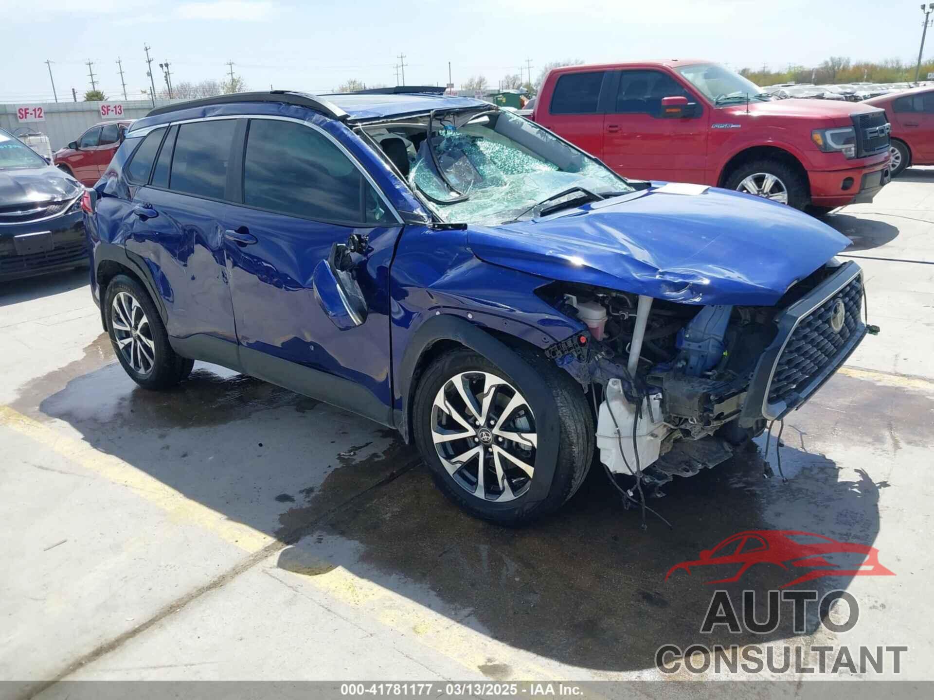 TOYOTA COROLLA CROSS 2022 - 7MUDAAAG8NV027585