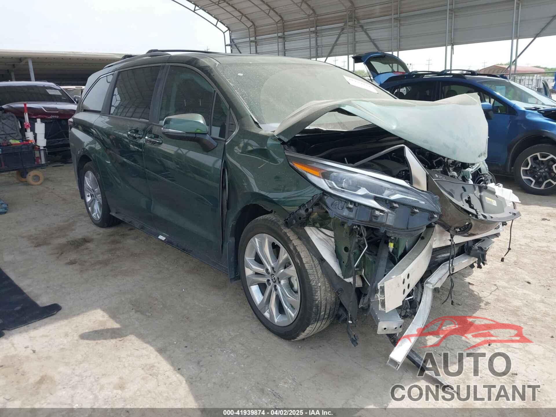 TOYOTA SIENNA 2023 - 5TDERKEC3PS179779