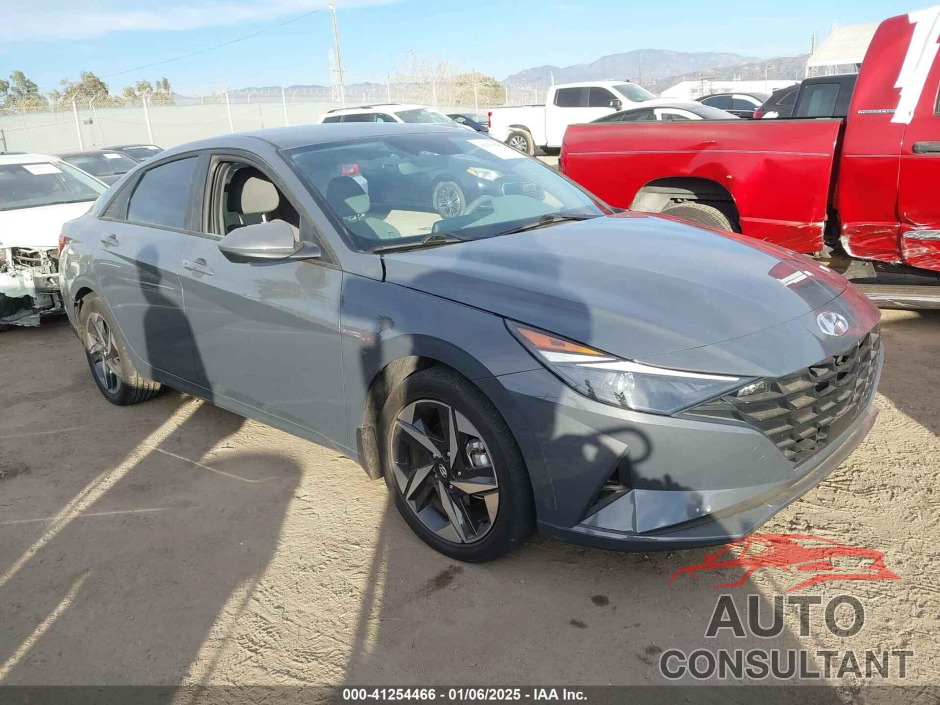 HYUNDAI ELANTRA 2023 - KMHLS4AG8PU623441