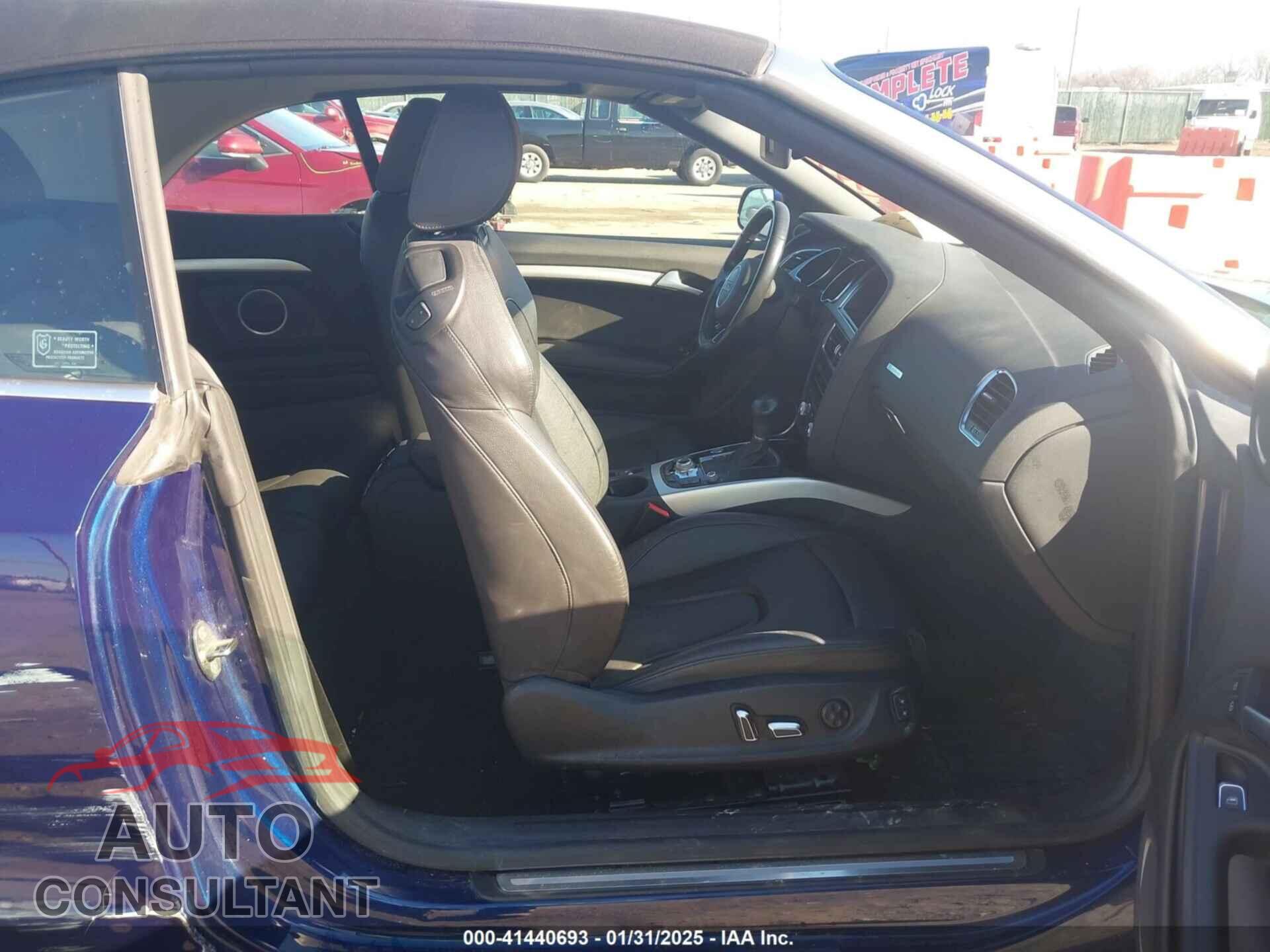 AUDI A5 2013 - WAULFAFHXDN003301