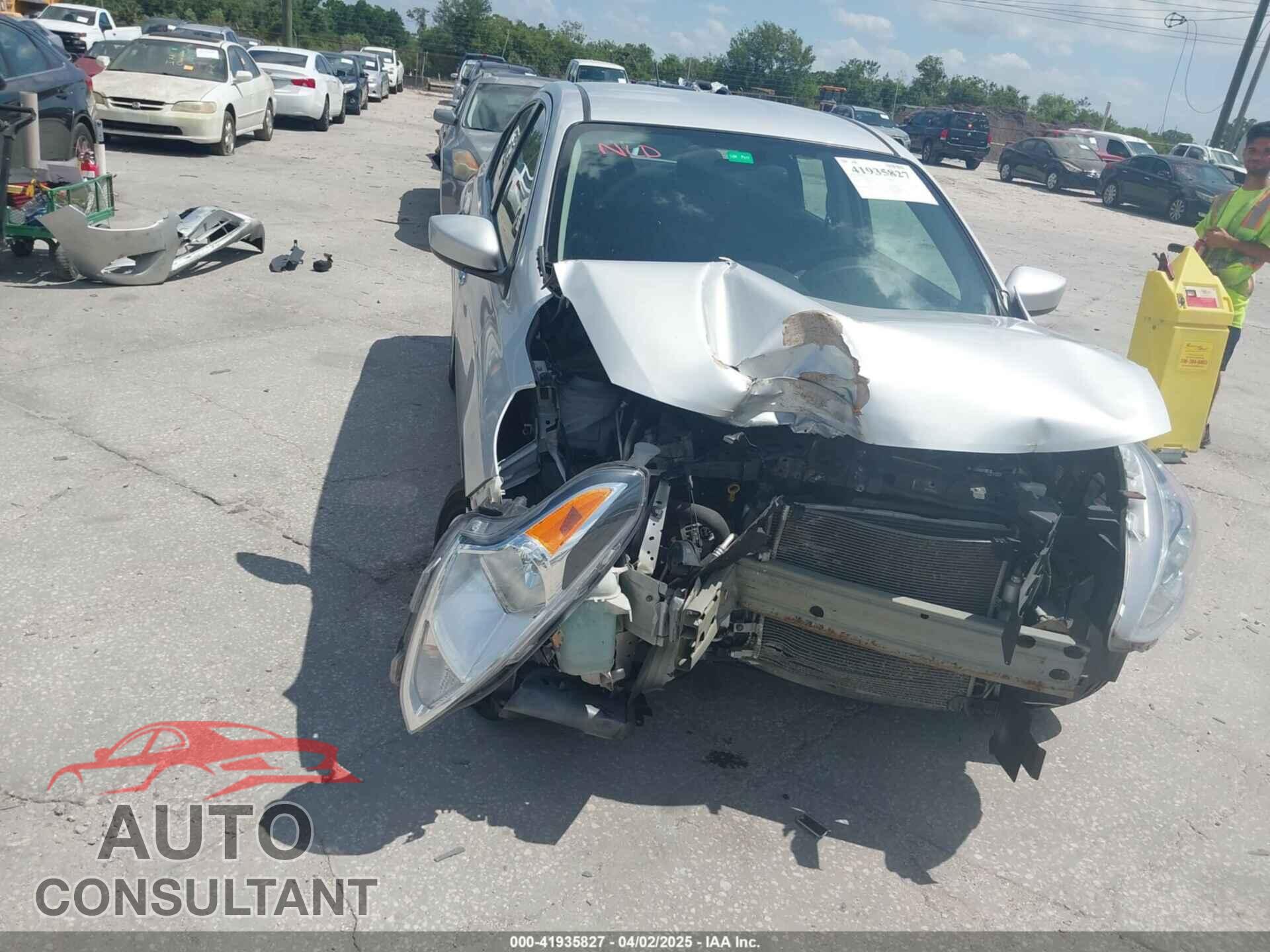 NISSAN VERSA 2019 - 3N1CN7AP3KL856176