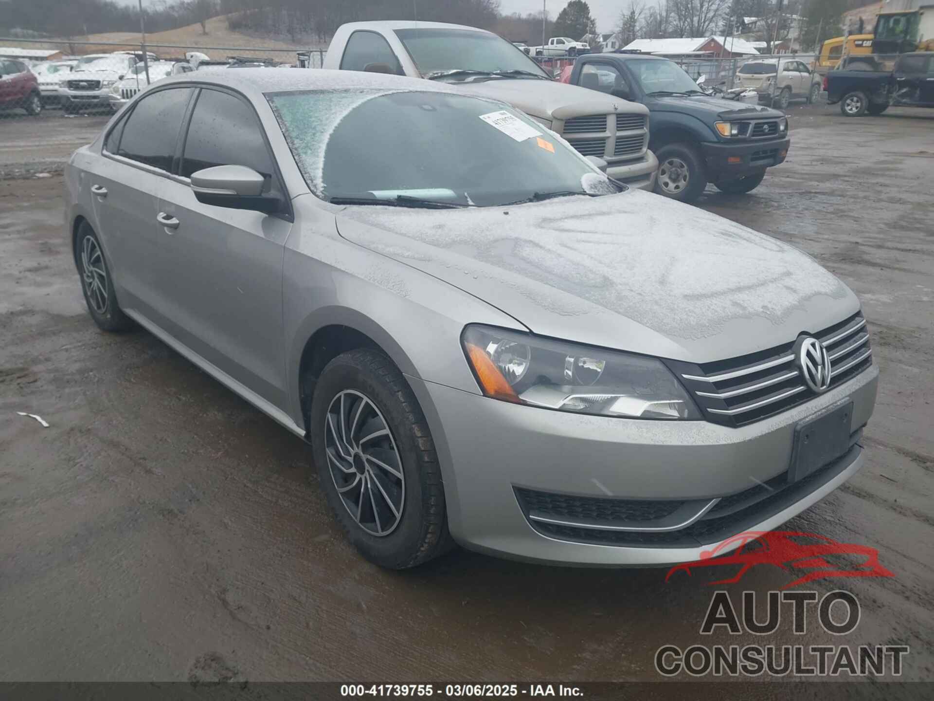 VOLKSWAGEN PASSAT 2013 - 1VWAP7A38DC042077