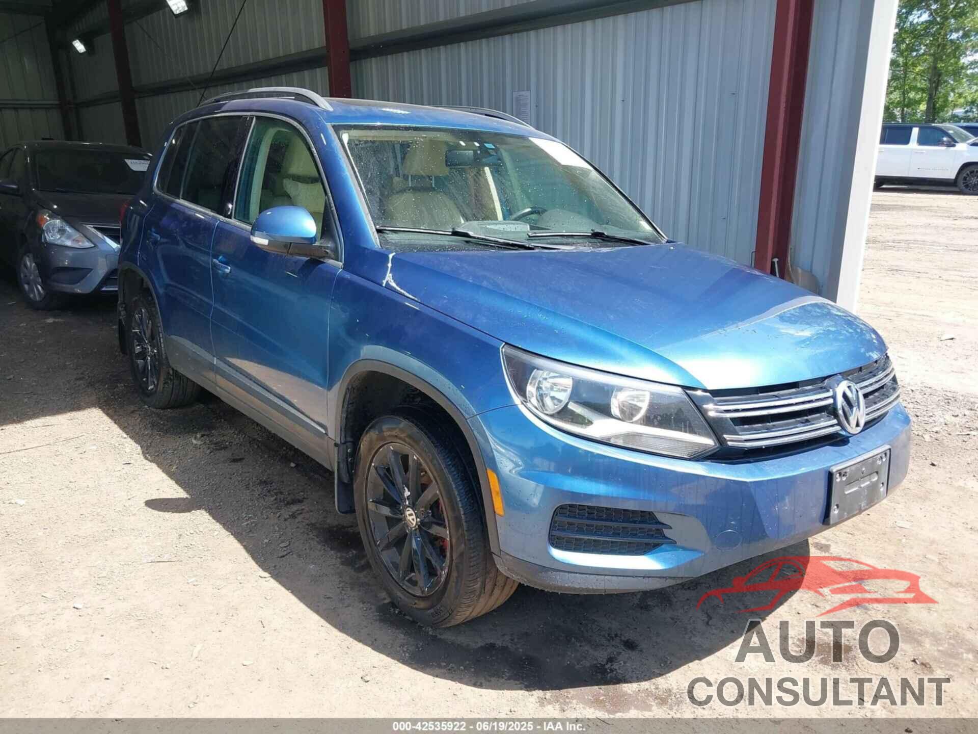 VOLKSWAGEN TIGUAN 2017 - WVGSV7AX0HK011669