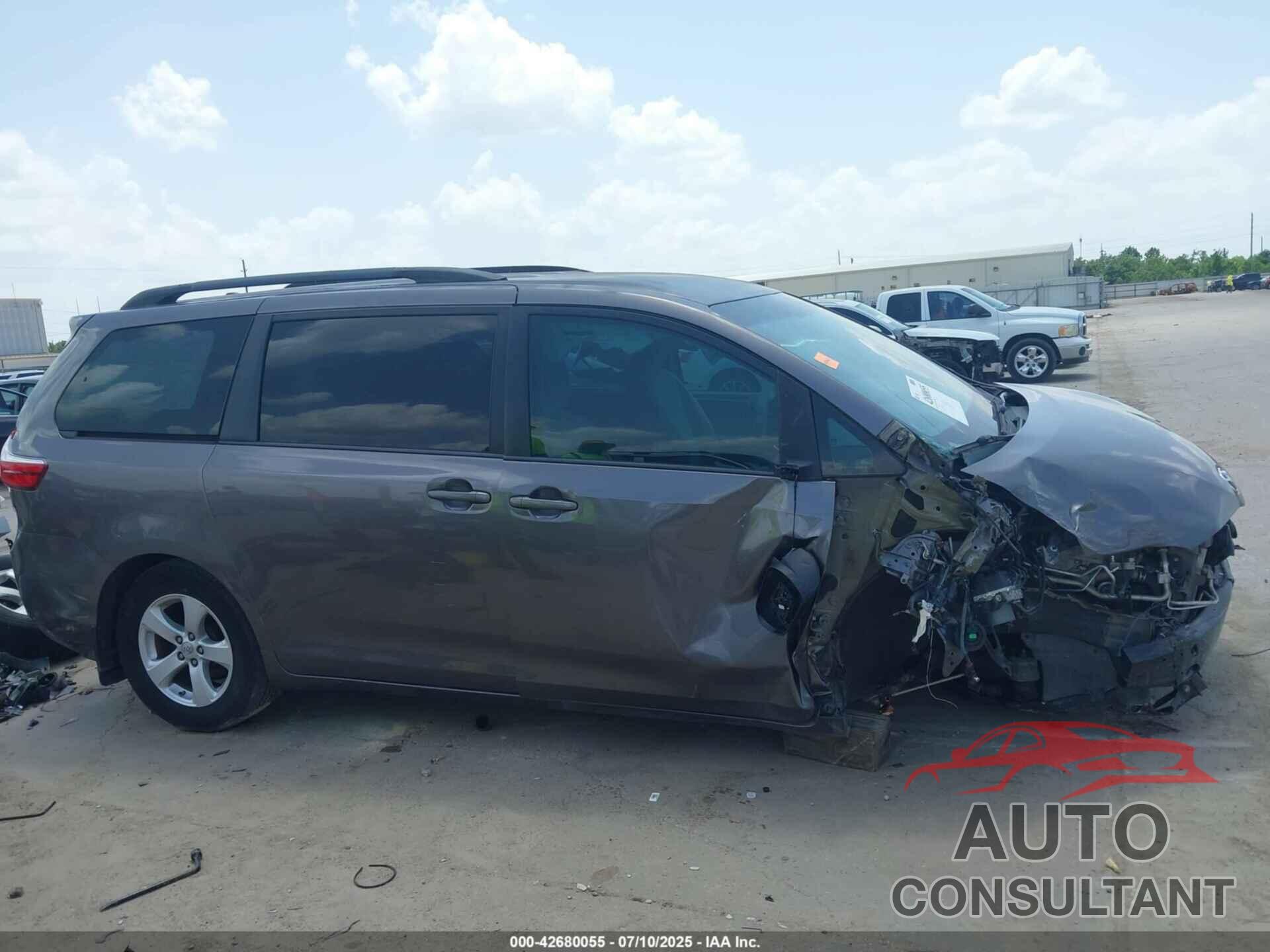 TOYOTA SIENNA 2015 - 5TDKK3DC0FS689388