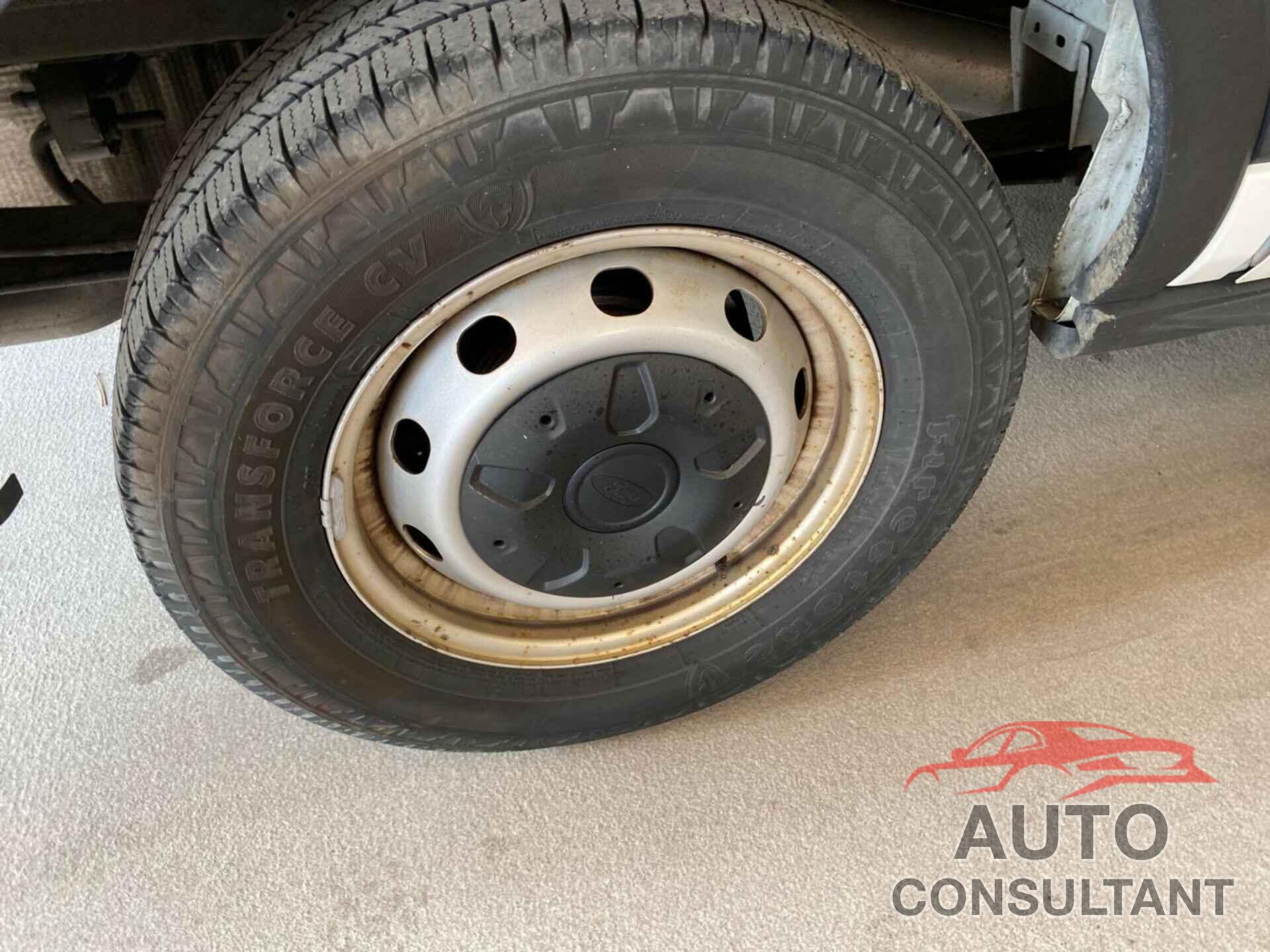 FORD TRANSIT-150 2019 - 1FTYE1YM0KKB31938