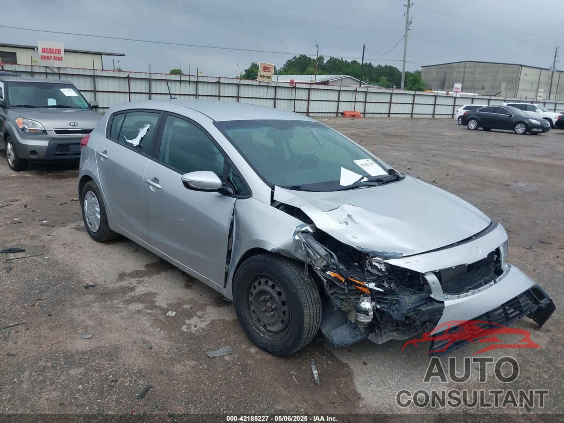 KIA FORTE 2017 - KNAFK5A82H5708896