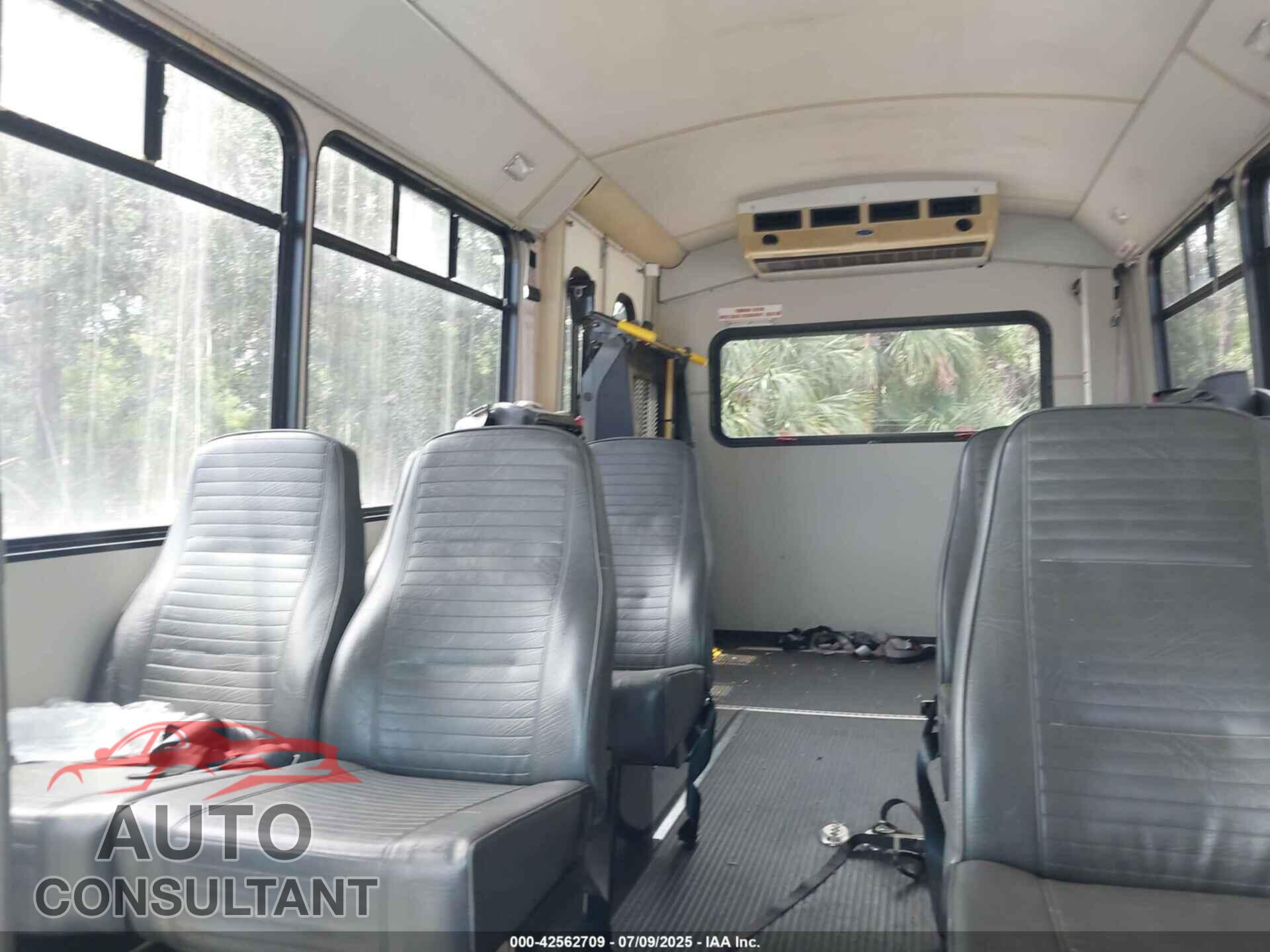 FORD E-350 CUTAWAY 2011 - 1FDEE3FL3BDA17098