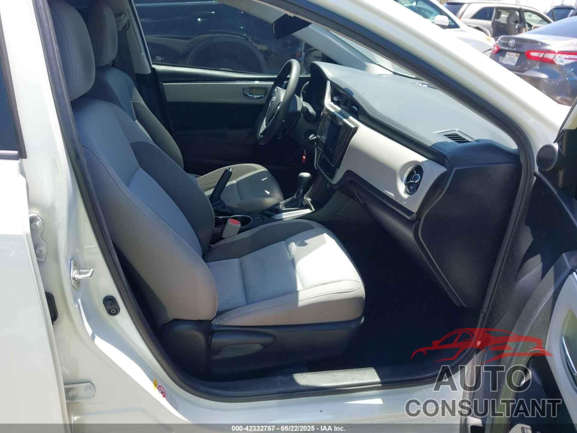 TOYOTA COROLLA 2018 - 5YFBURHE9JP835586