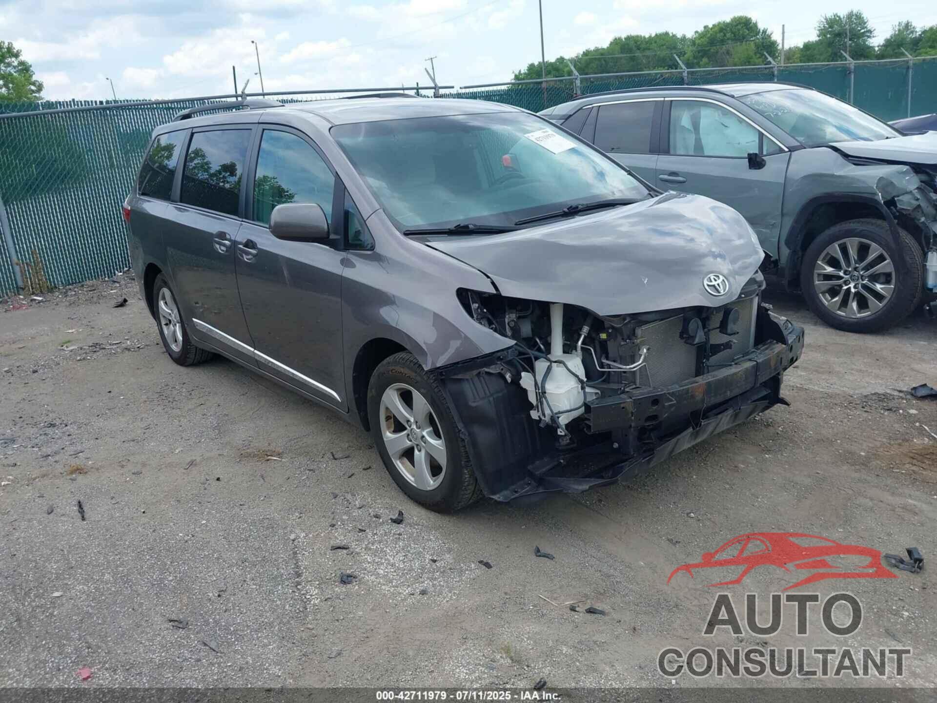 TOYOTA SIENNA 2015 - 5TDKK3DC8FS688568