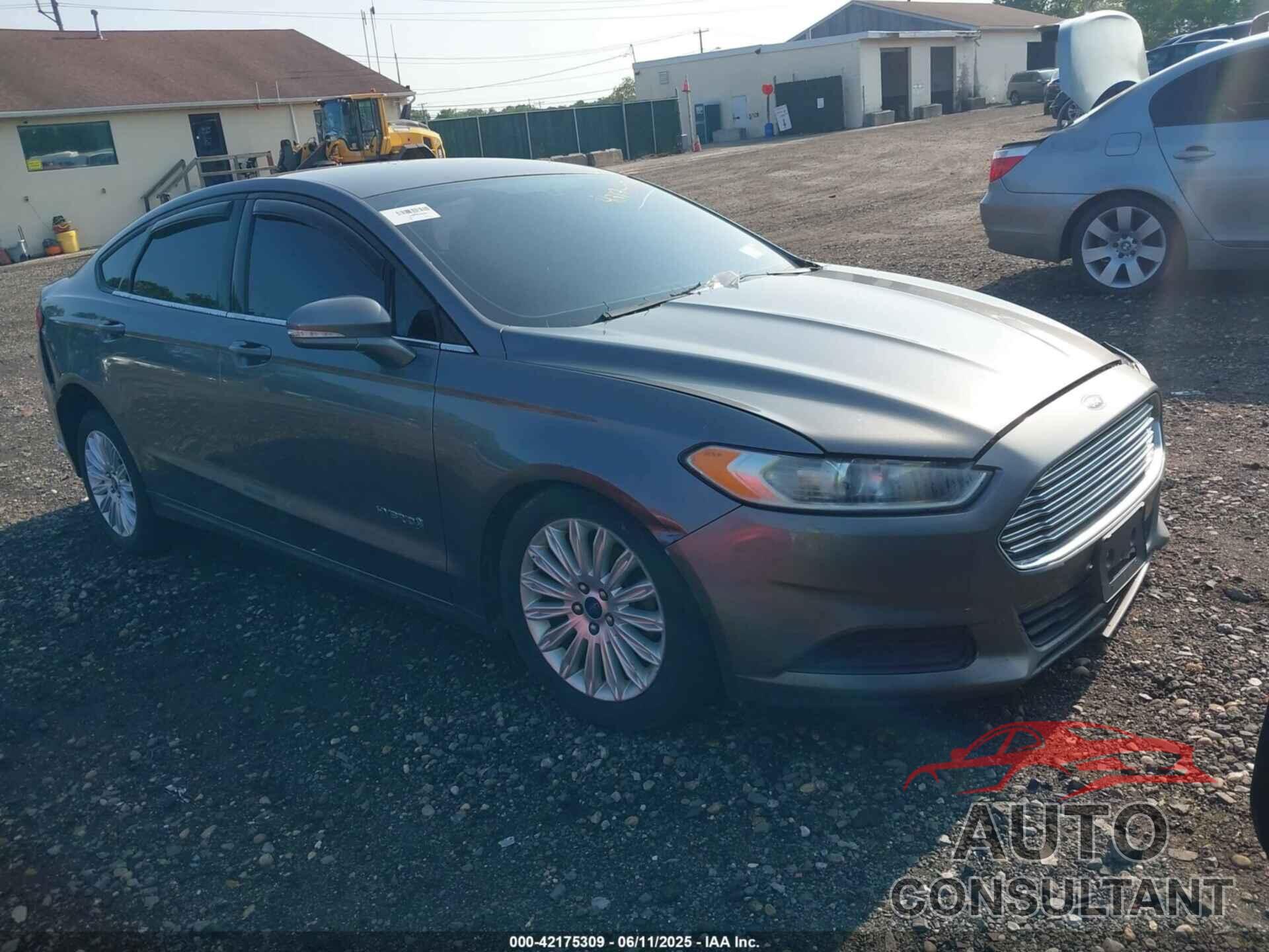 FORD FUSION HYBRID 2013 - 3FA6P0LU5DR335450