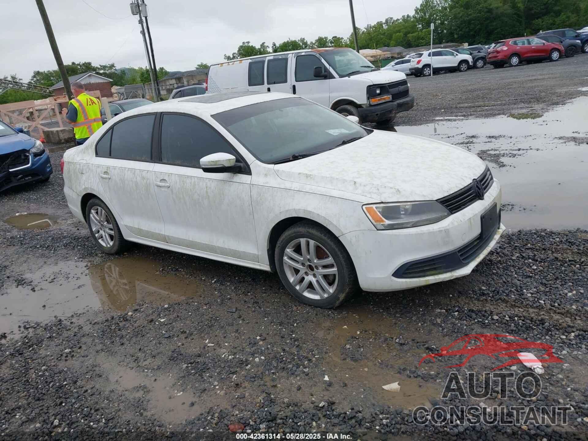 VOLKSWAGEN JETTA 2011 - 3VWLL7AJ2BM110906