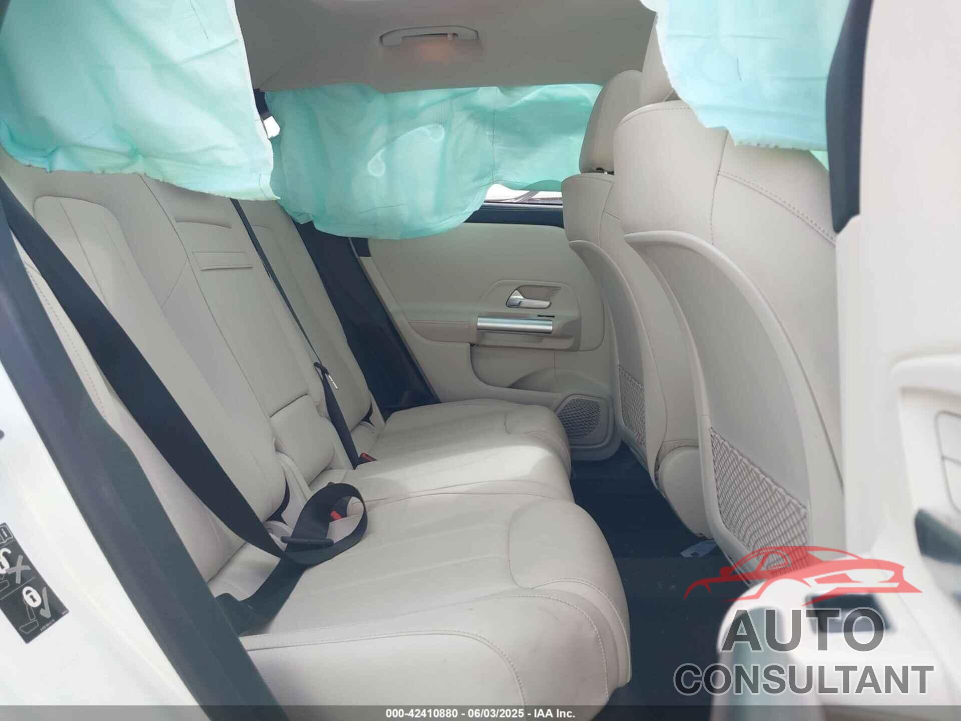 MERCEDES-BENZ GLA 250 2023 - W1N4N4HB5PJ499018