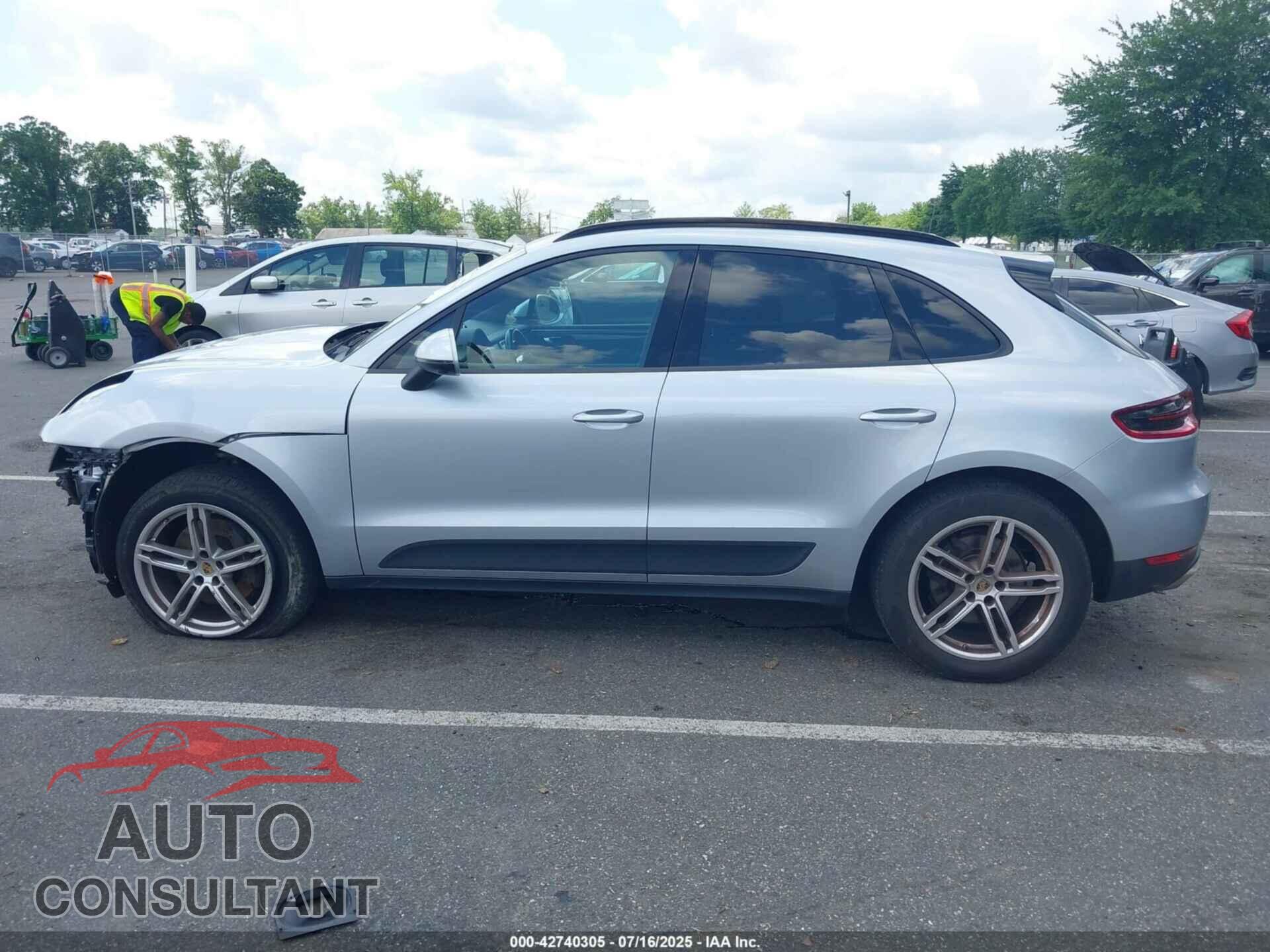 PORSCHE MACAN 2017 - WP1AA2A52HLB08376