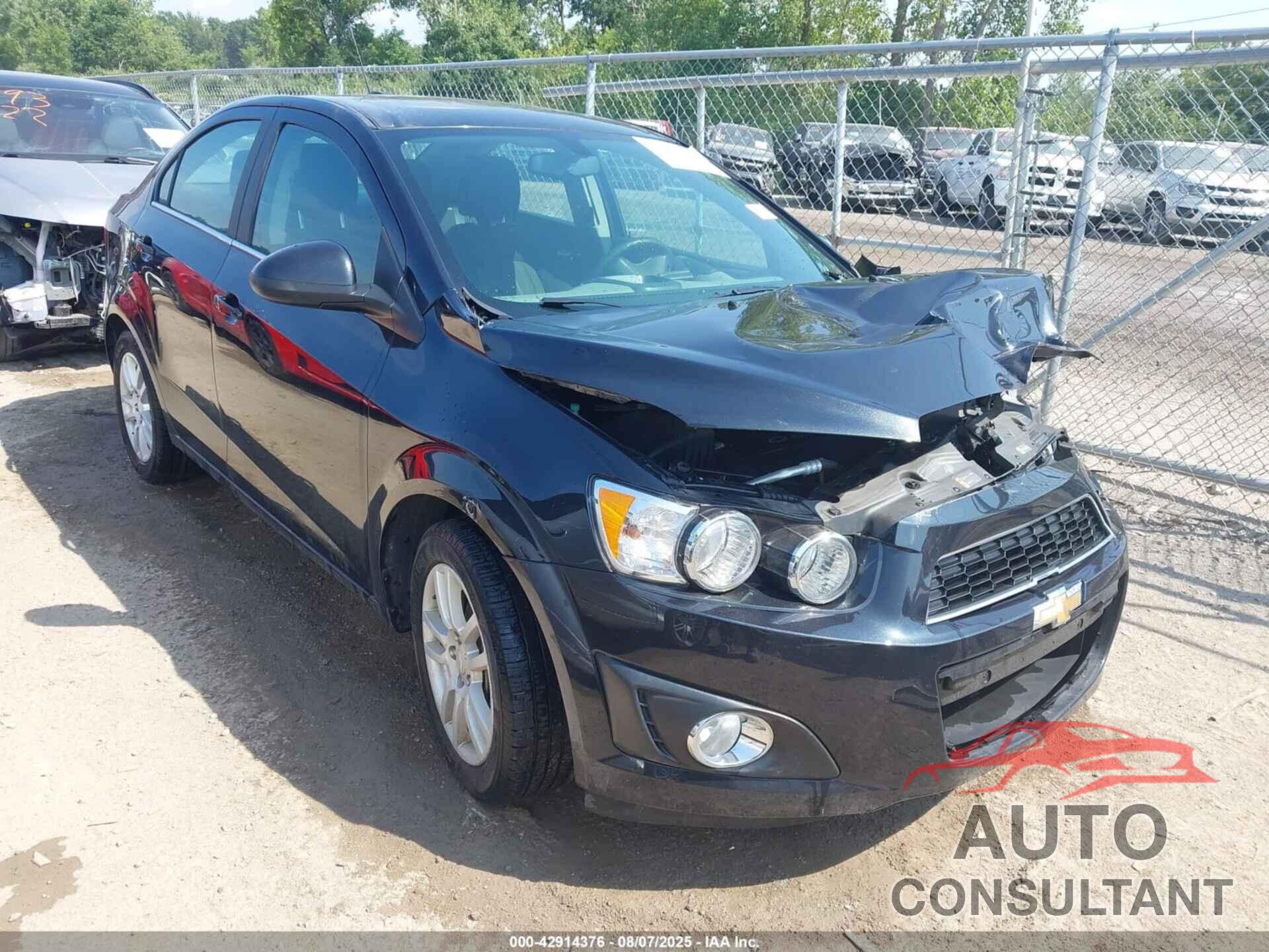 CHEVROLET SONIC 2015 - 1G1JC5SH6F4174354