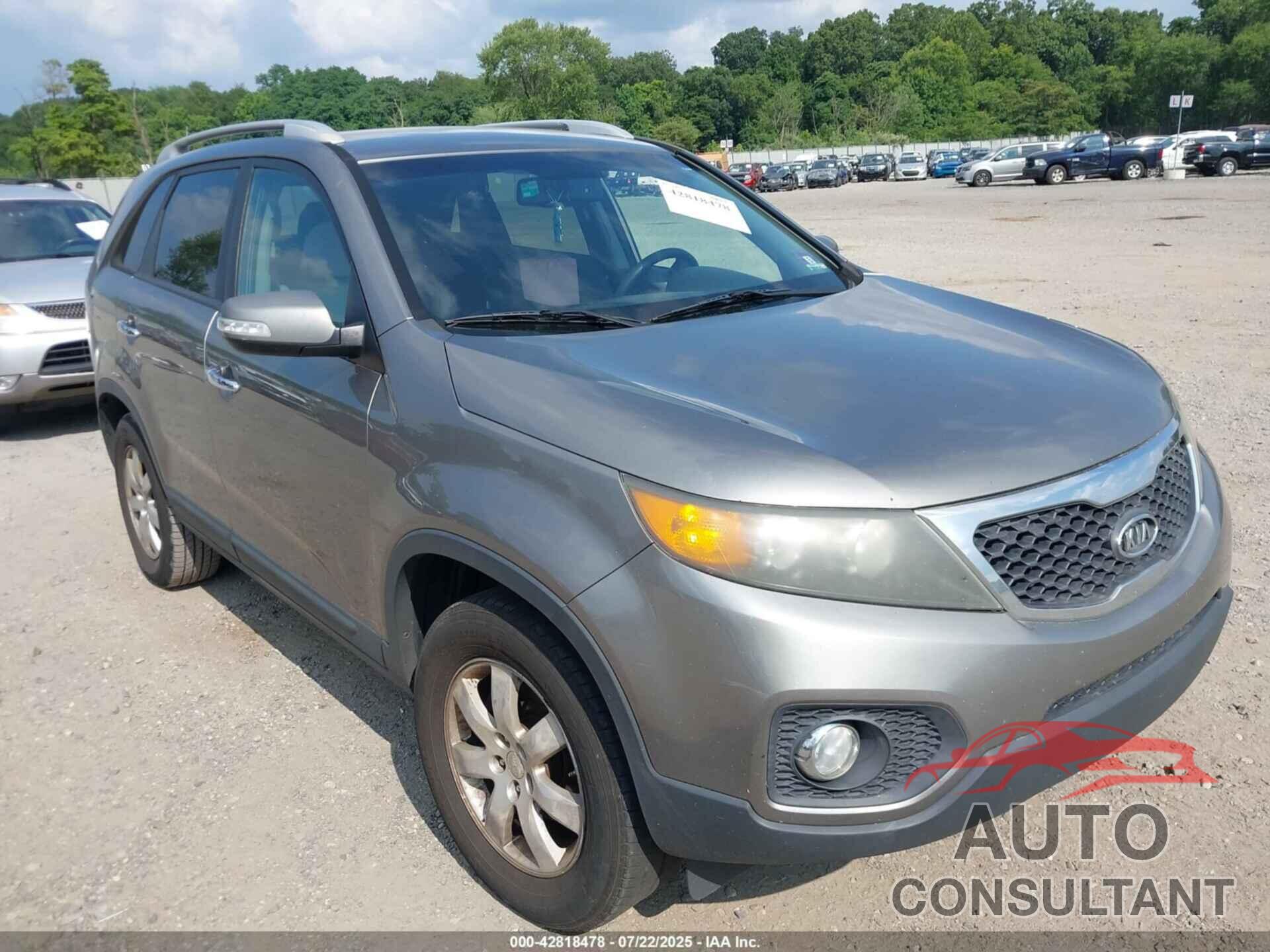 KIA SORENTO 2011 - 5XYKT4A11BG130347