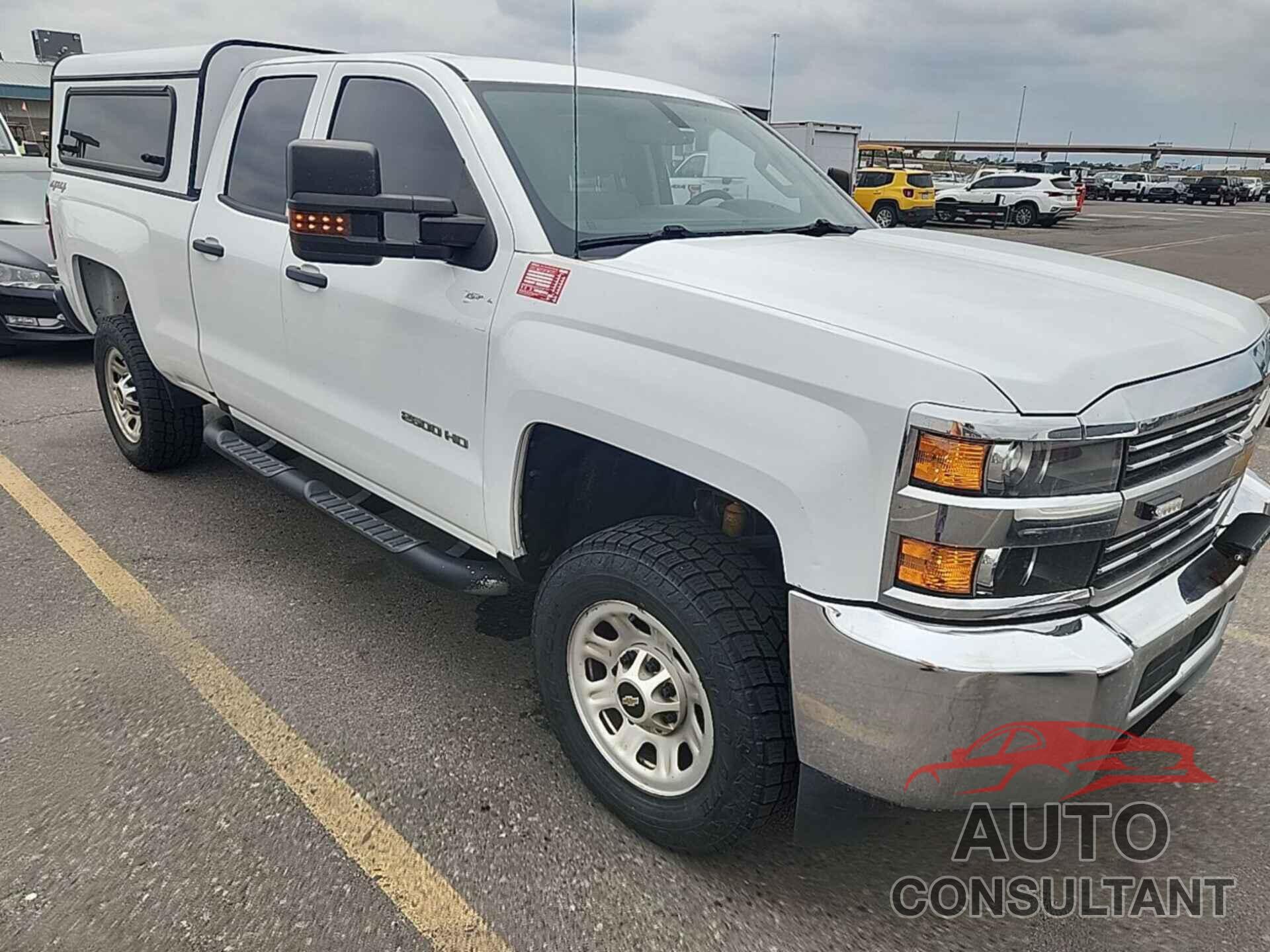 CHEVROLET SILVERADO 2018 - 1GC2KUEG1JZ321963