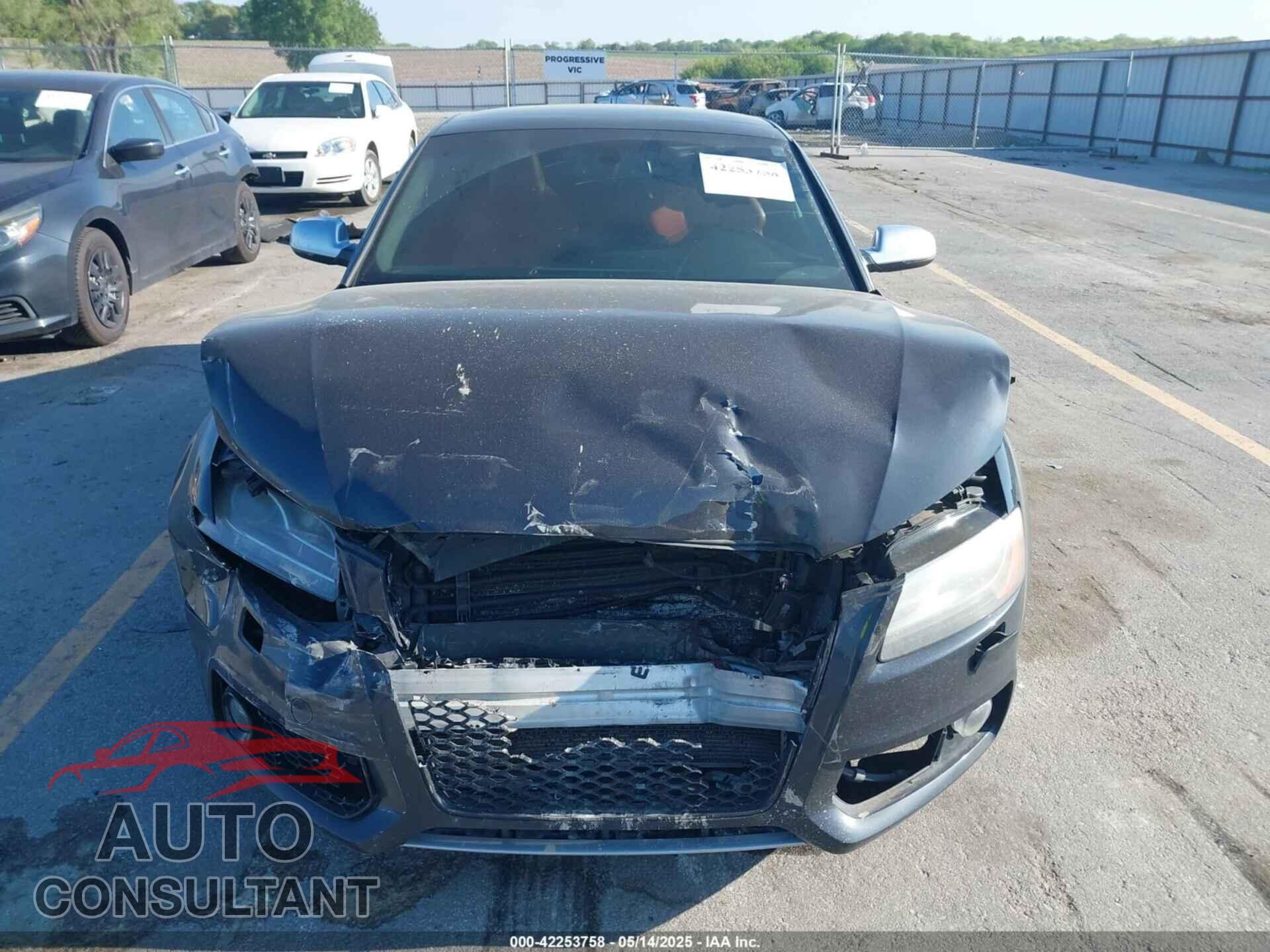 AUDI S5 2012 - WAUCVAFR6CA032117