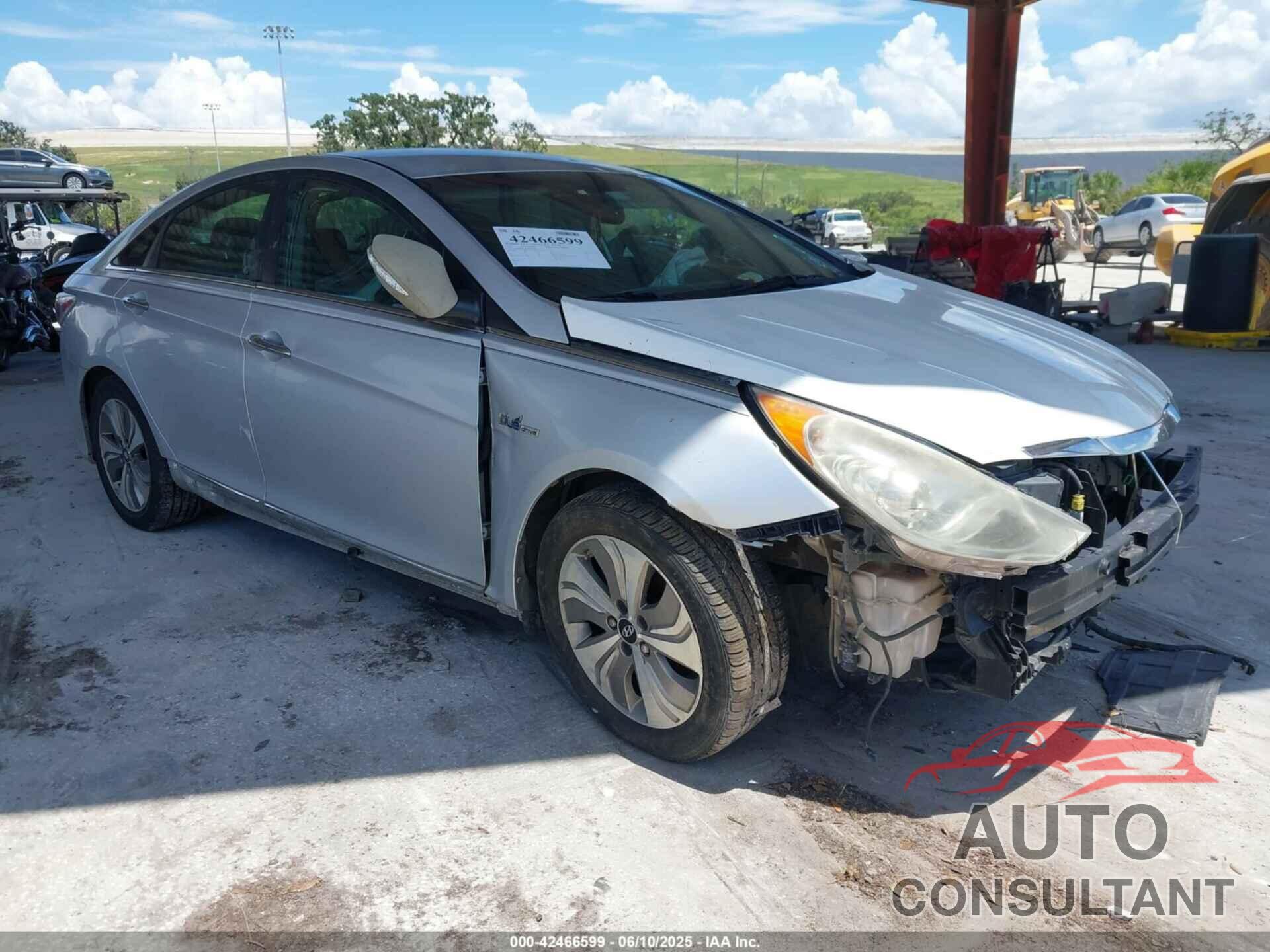 HYUNDAI SONATA HYBRID 2013 - KMHEC4A41DA085416