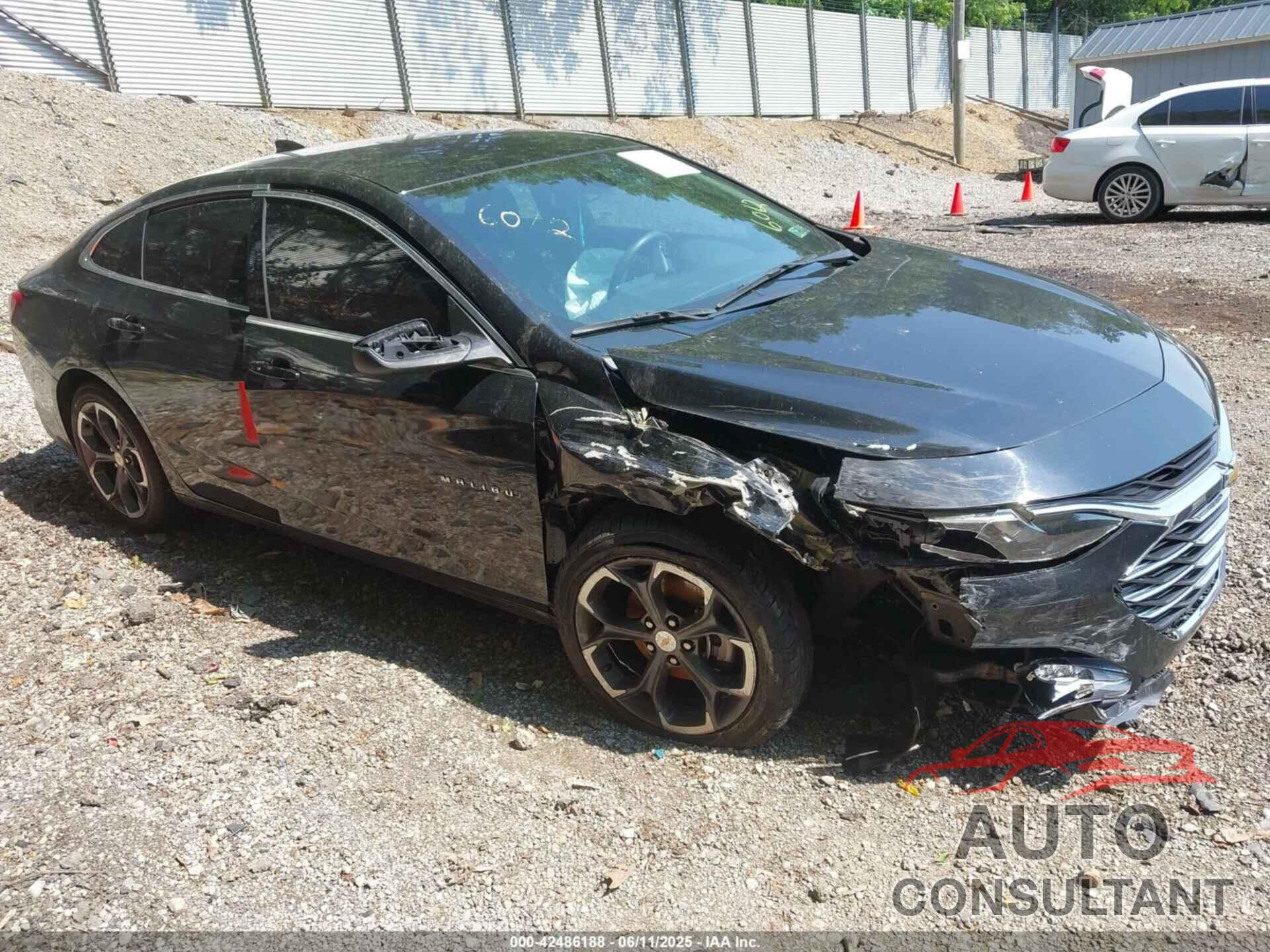 CHEVROLET MALIBU 2022 - 1G1ZD5STXNF156012