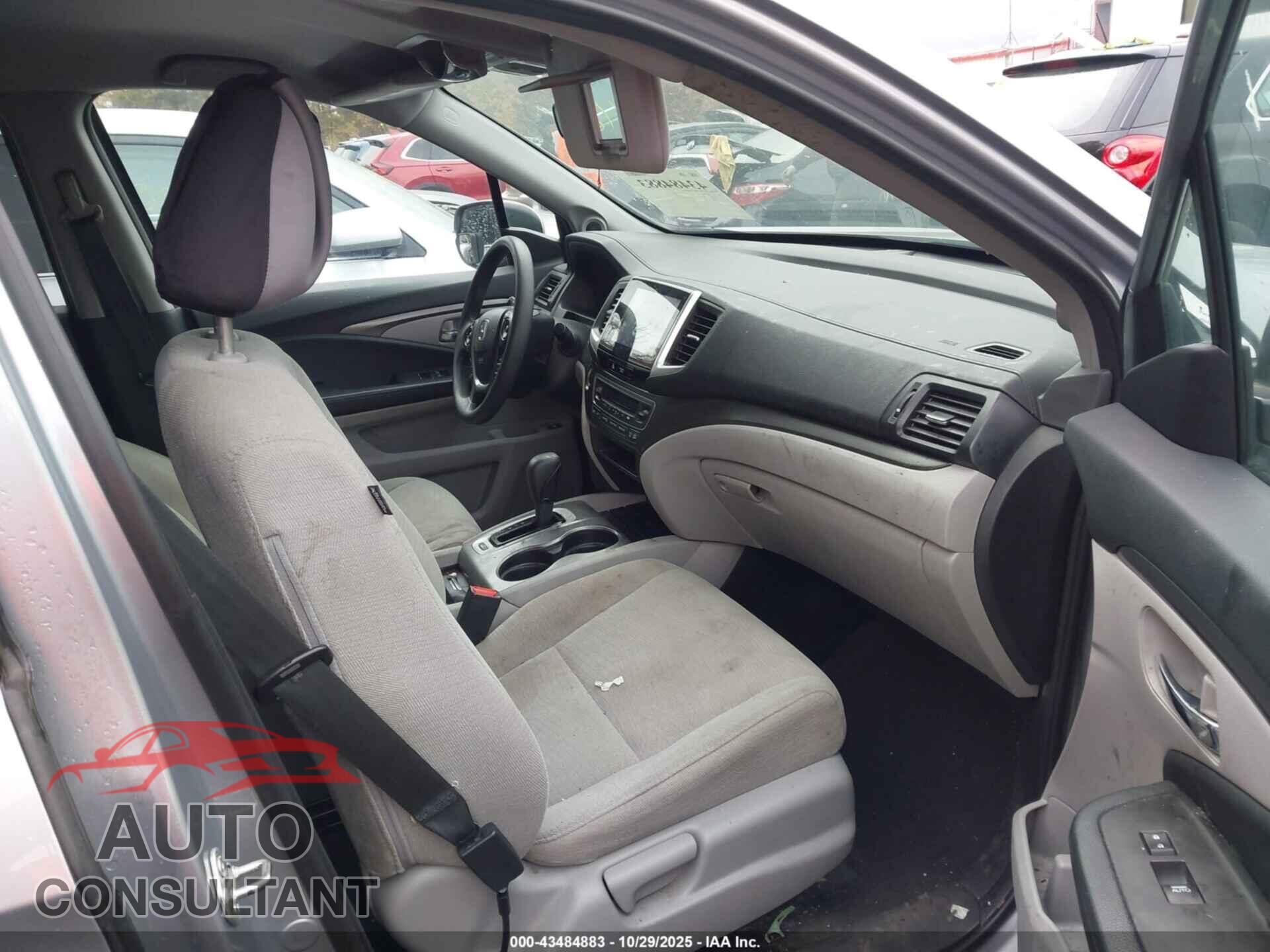 HONDA PILOT 2017 - 5FNYF6H35HB078581