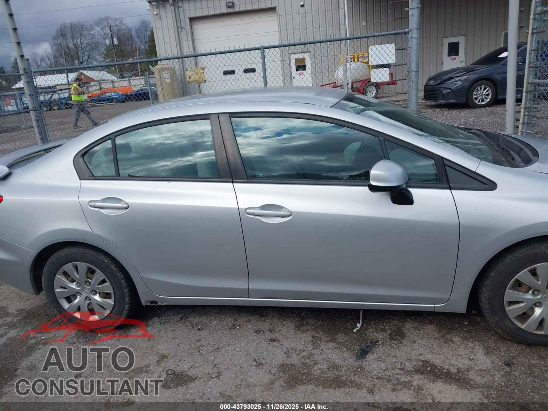 HONDA CIVIC 2012 - 2HGFB2F57CH578908