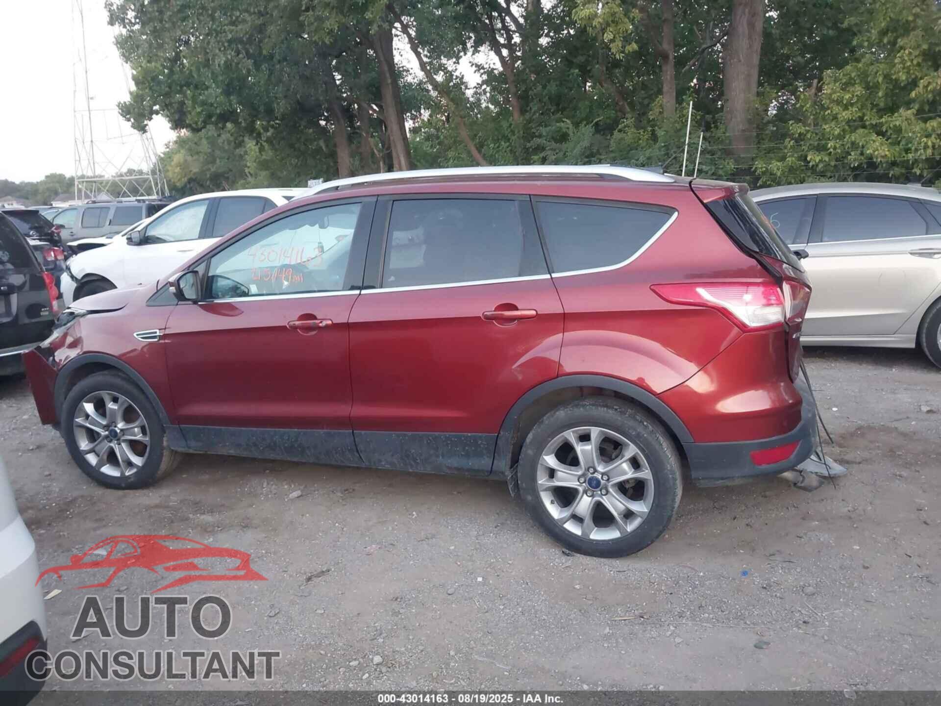 FORD ESCAPE 2015 - 1FMCU0J91FUC02776