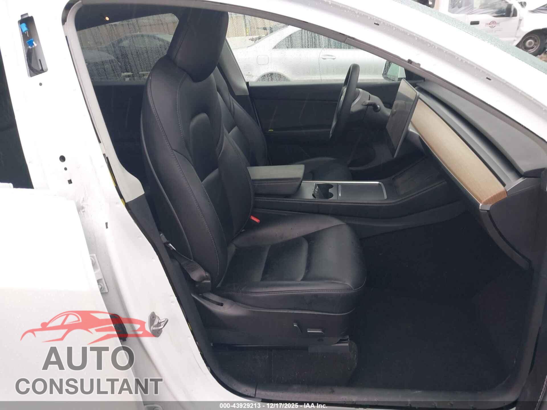 TESLA MODEL Y 2021 - 5YJYGDEEXMF276588