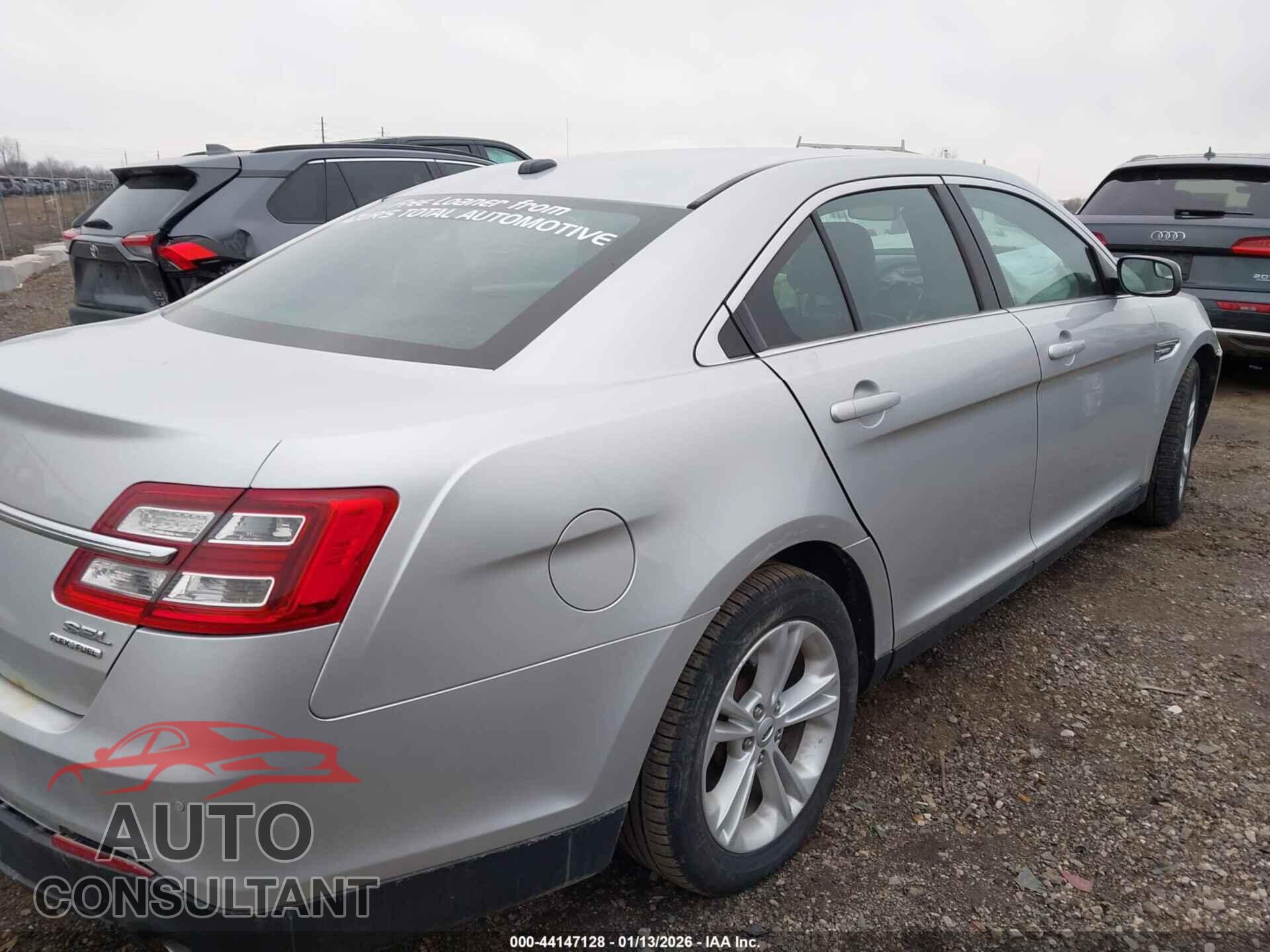 FORD TAURUS 2015 - 1FAHP2E88FG192105