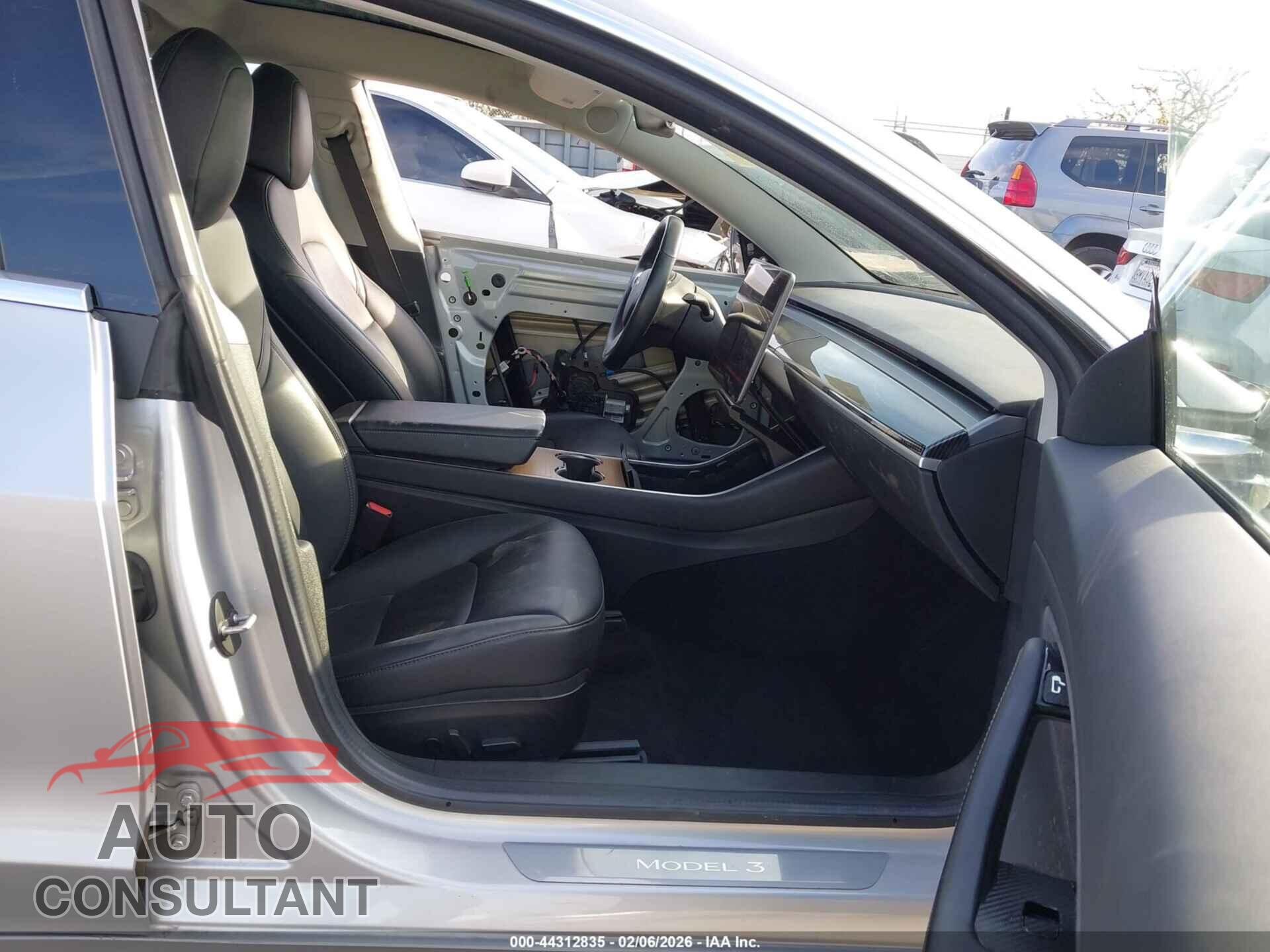 TESLA MODEL 3 2018 - 5YJ3E1EA0JF098892