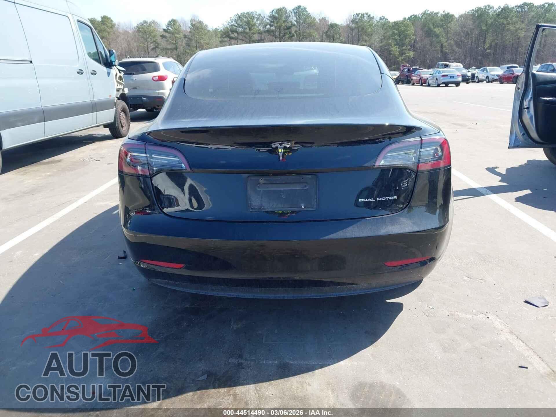 TESLA MODEL 3 2021 - 5YJ3E1EB0MF855237