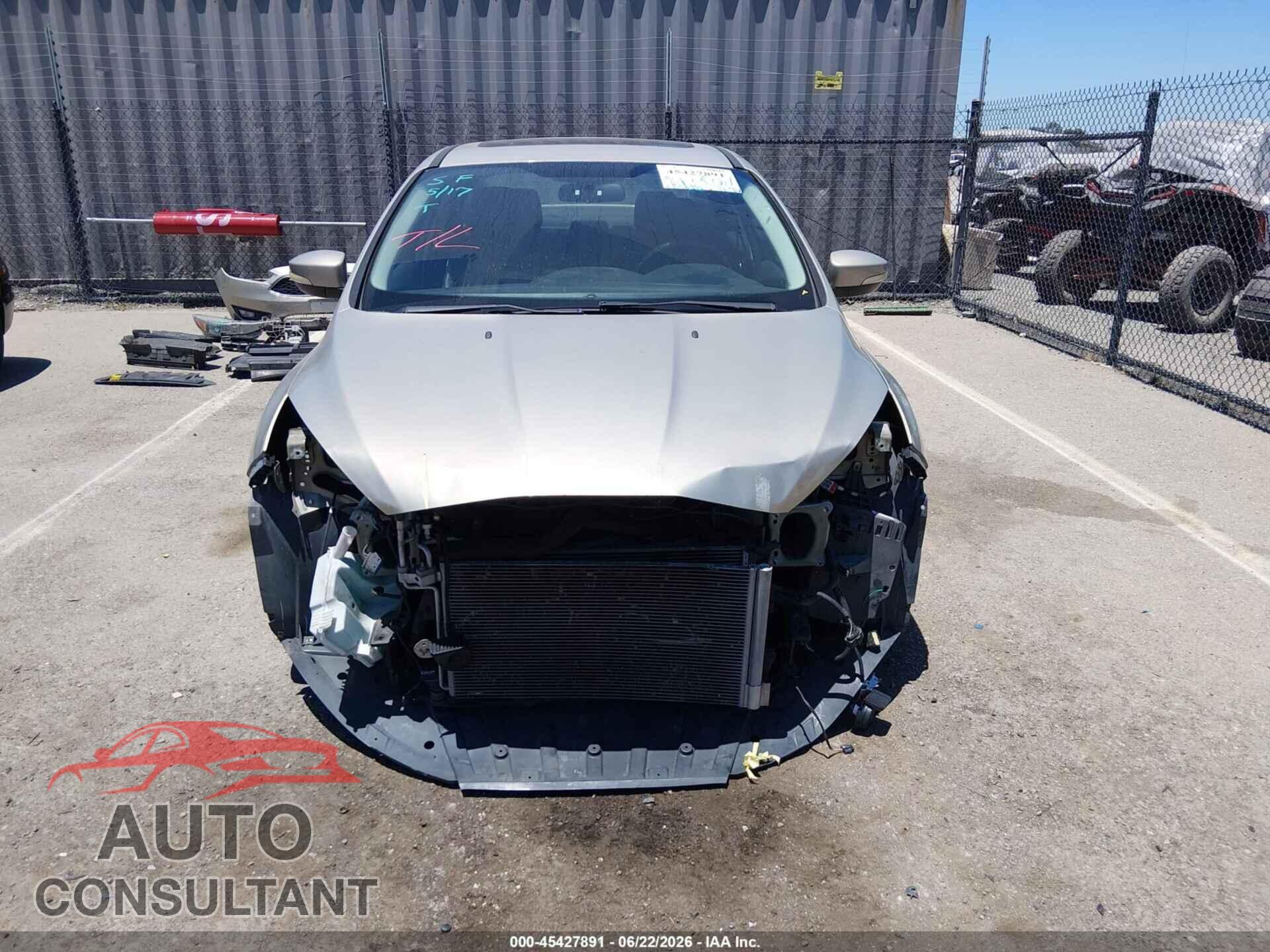 FORD FOCUS 2015 - 1FADP3F2XFL329938