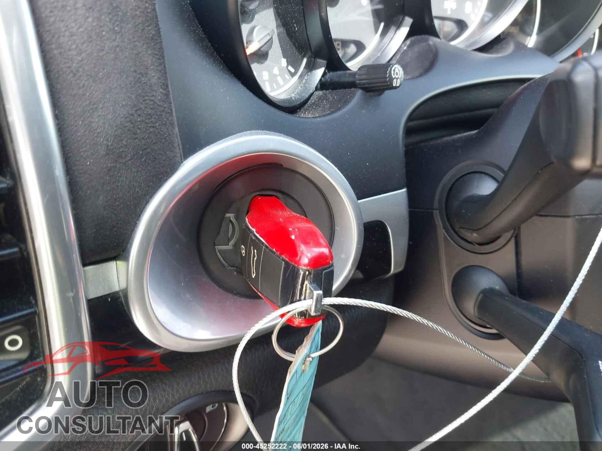 PORSCHE CAYENNE 2018 - WP1AA2A29JKA00497
