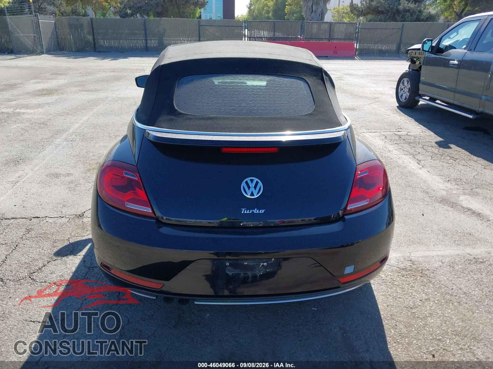VOLKSWAGEN BEETLE 2018 - 3VW5DAAT6JM511412