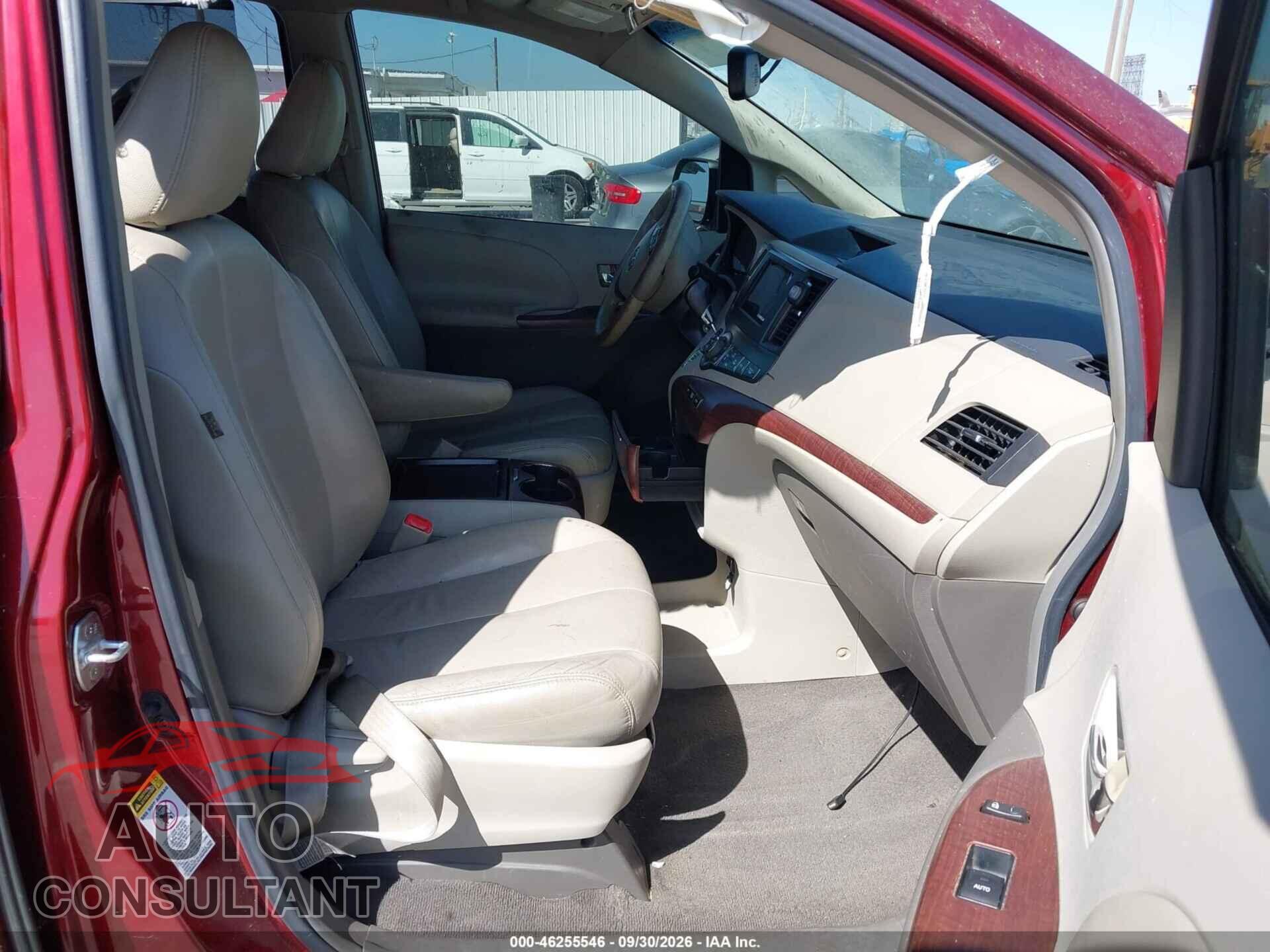 TOYOTA SIENNA 2011 - 5TDYK3DC3BS020052