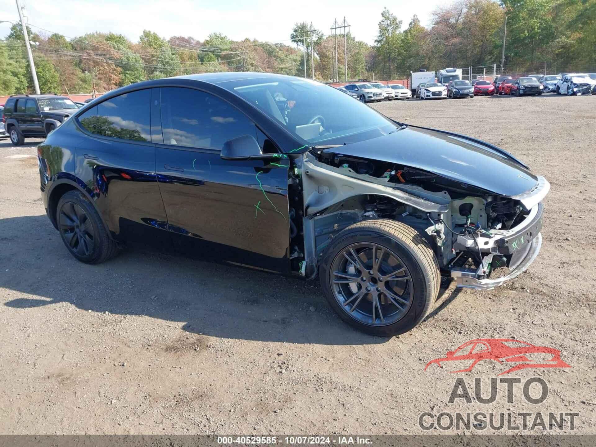 TESLA MODEL Y 2024 - 7SAYGDED5RF130214