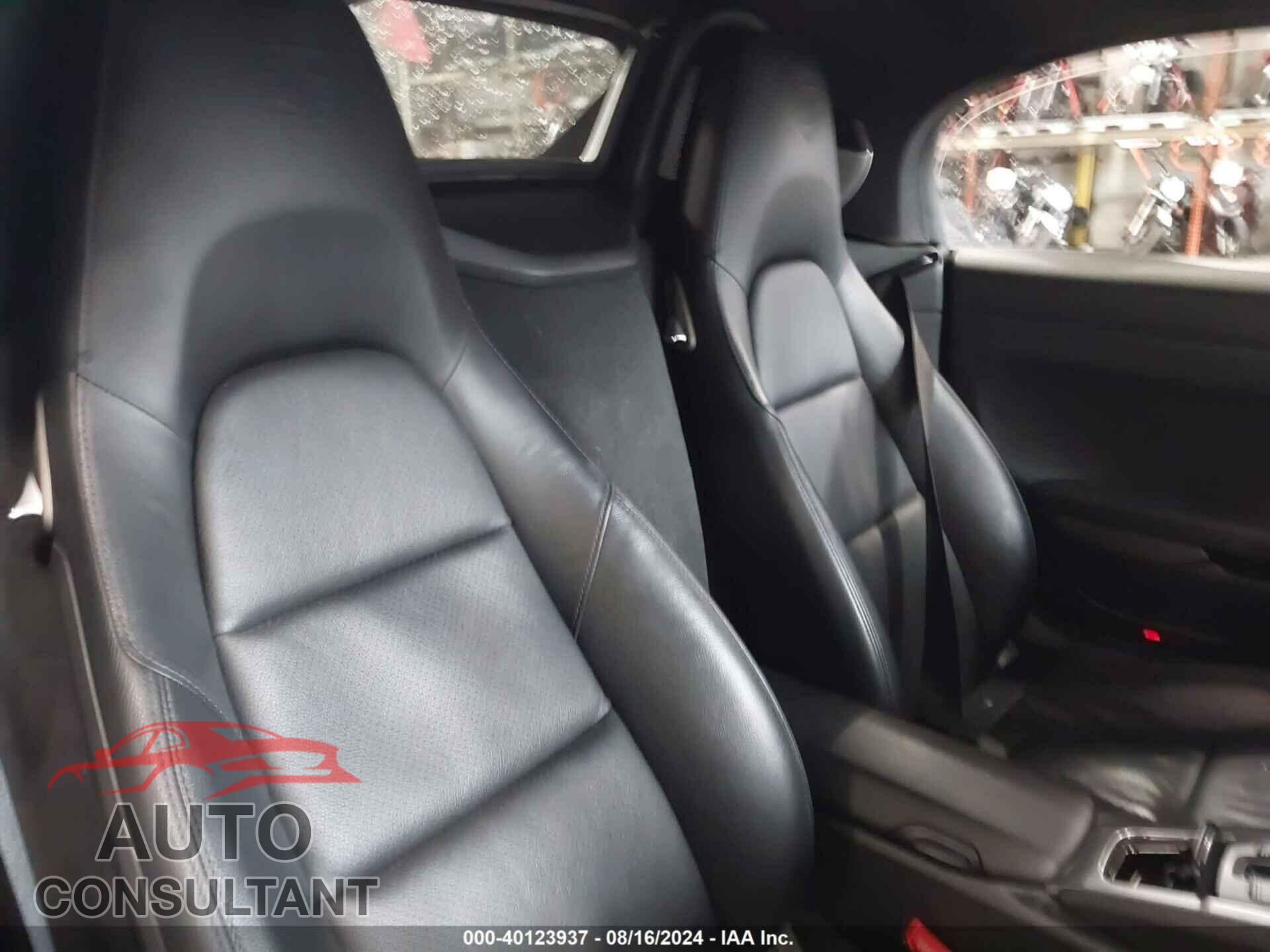 PORSCHE BOXSTER 2016 - WP0CA2A87GS120418