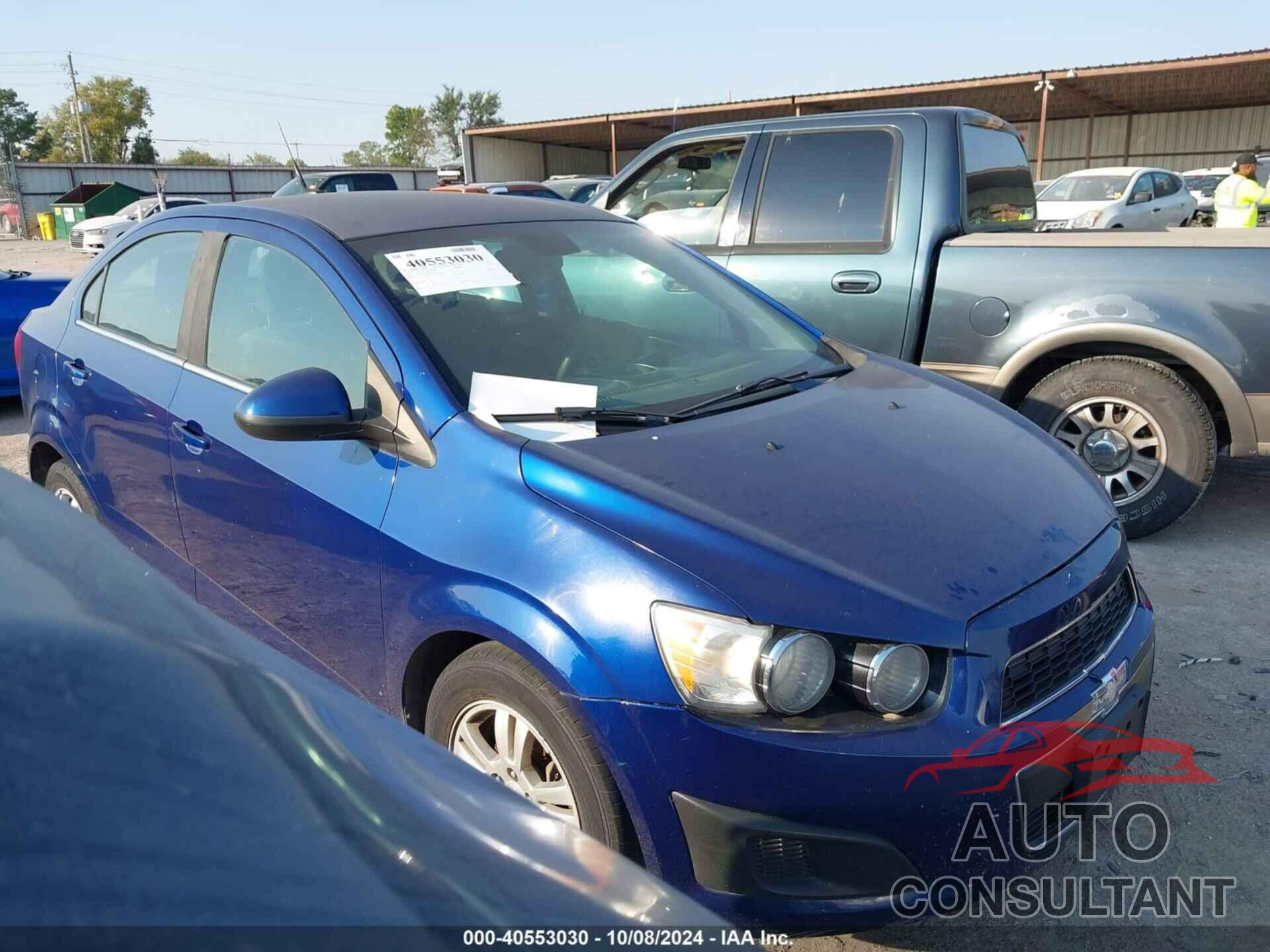CHEVROLET SONIC 2013 - 1G1JC5SH2D4157421