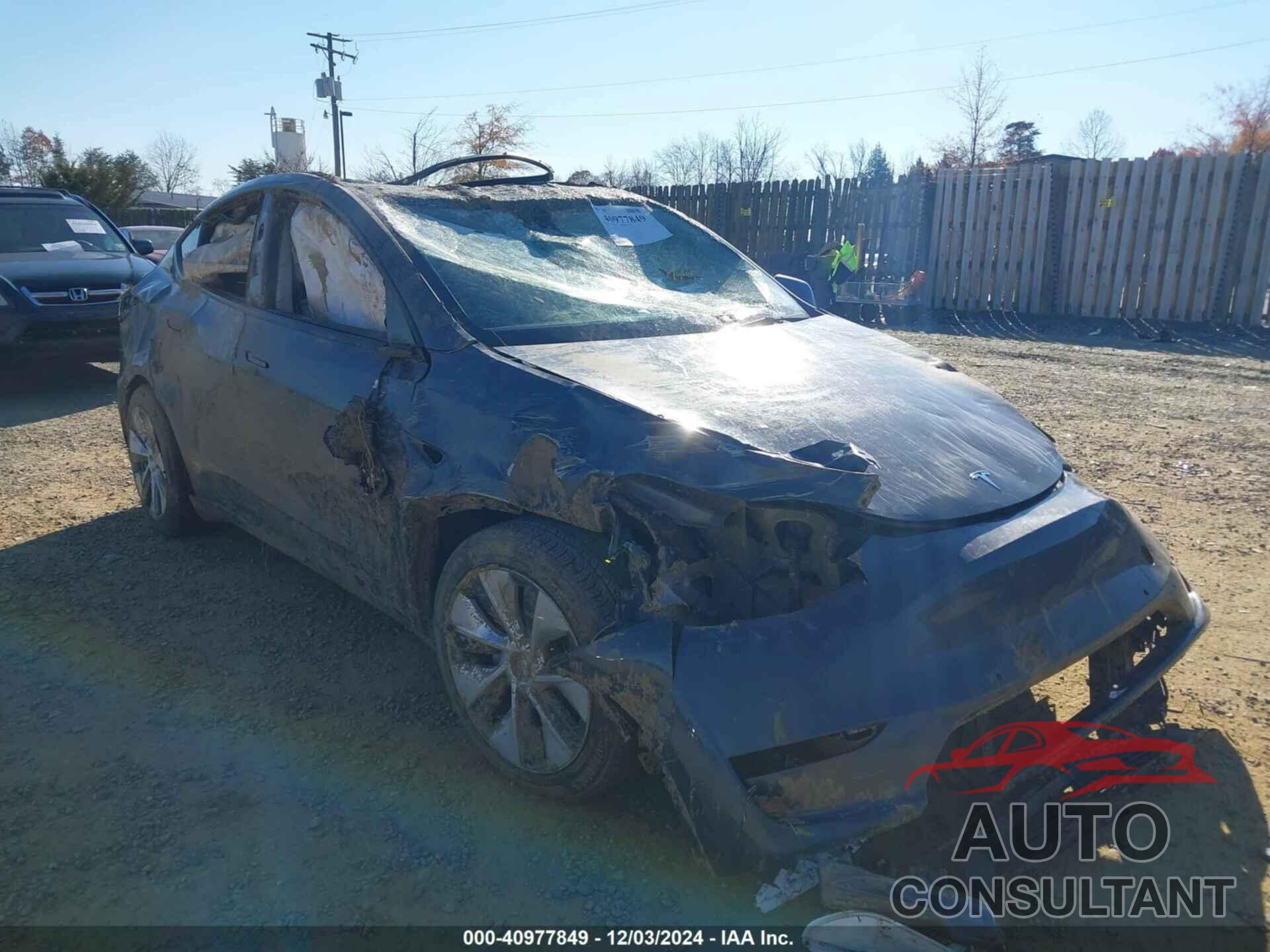 TESLA MODEL Y 2021 - 5YJYGAEE4MF131030