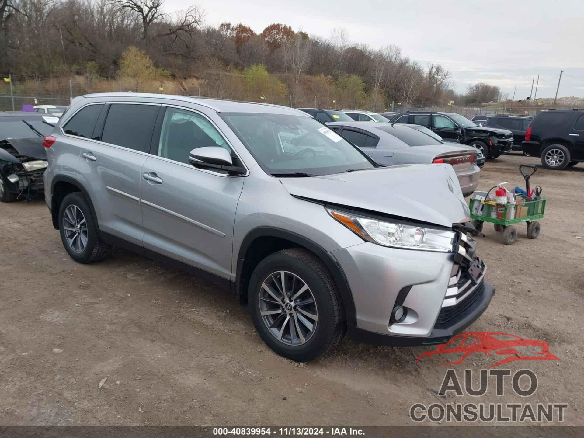 TOYOTA HIGHLANDER 2019 - 5TDJZRFH6KS585971